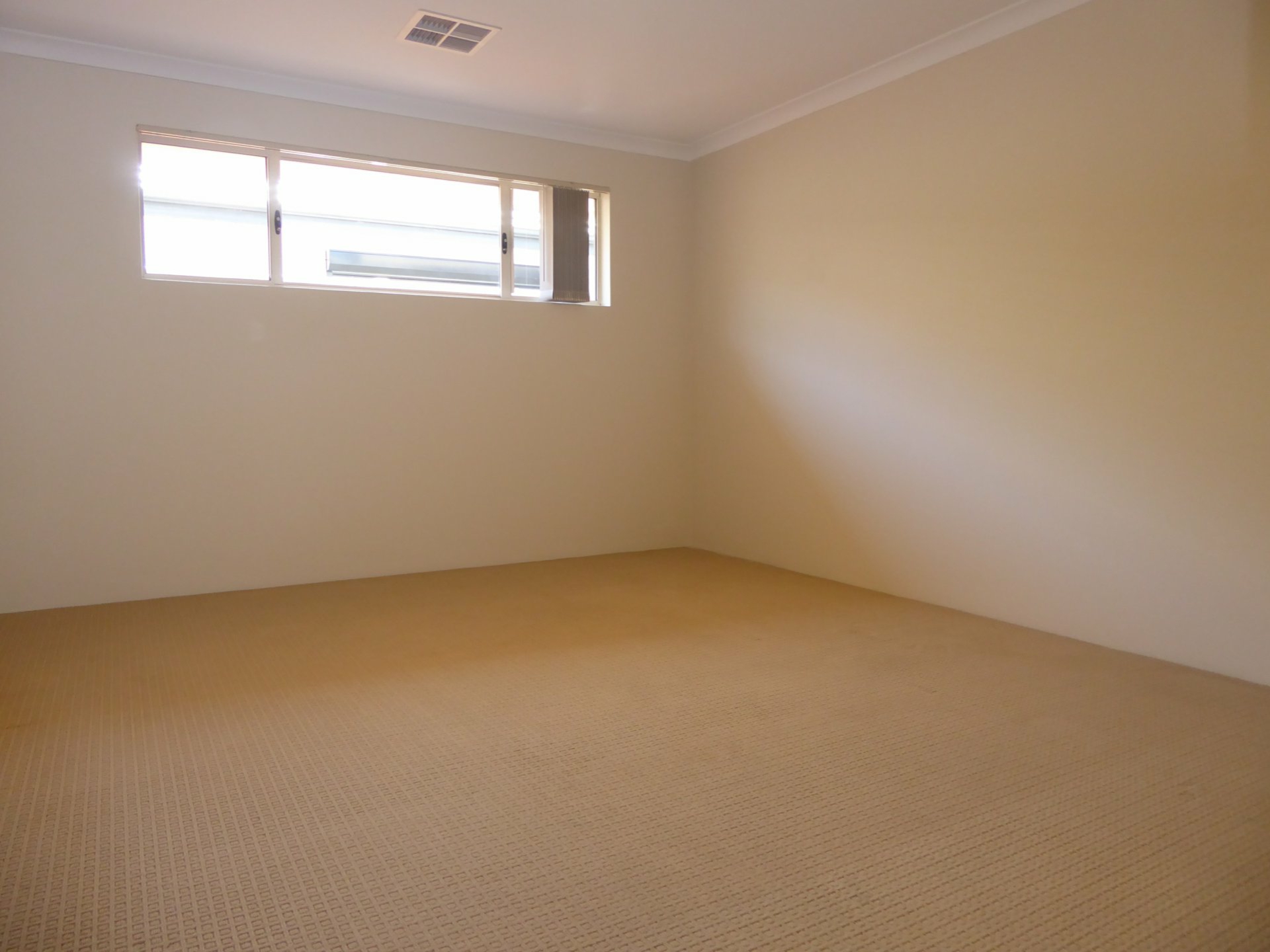 27 Kirkby Circuit, WELLARD