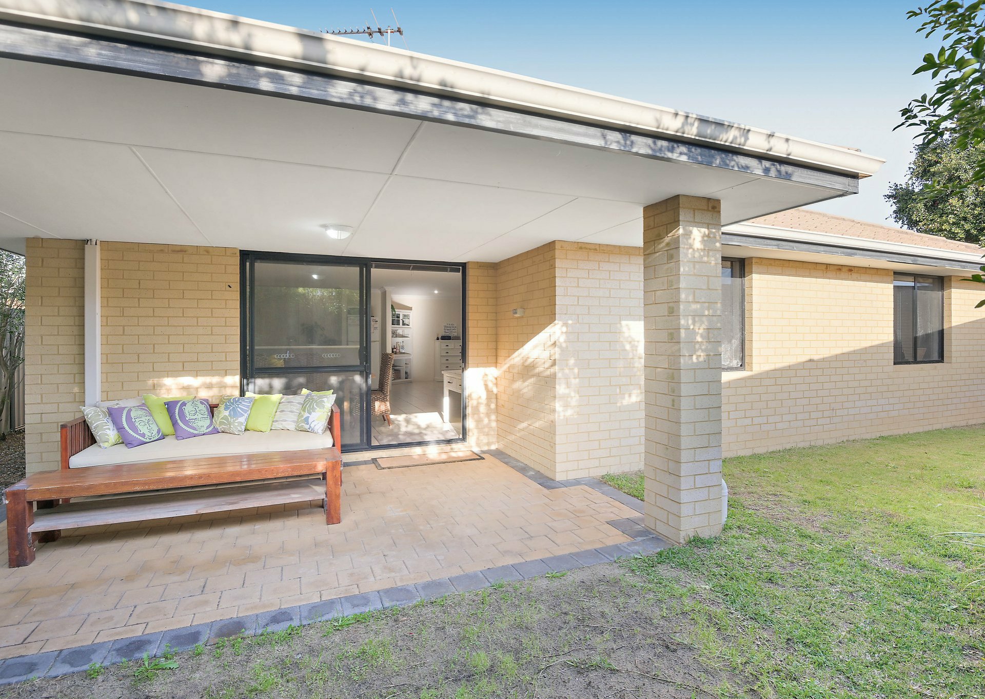35 Wanstead Vista, Bertram