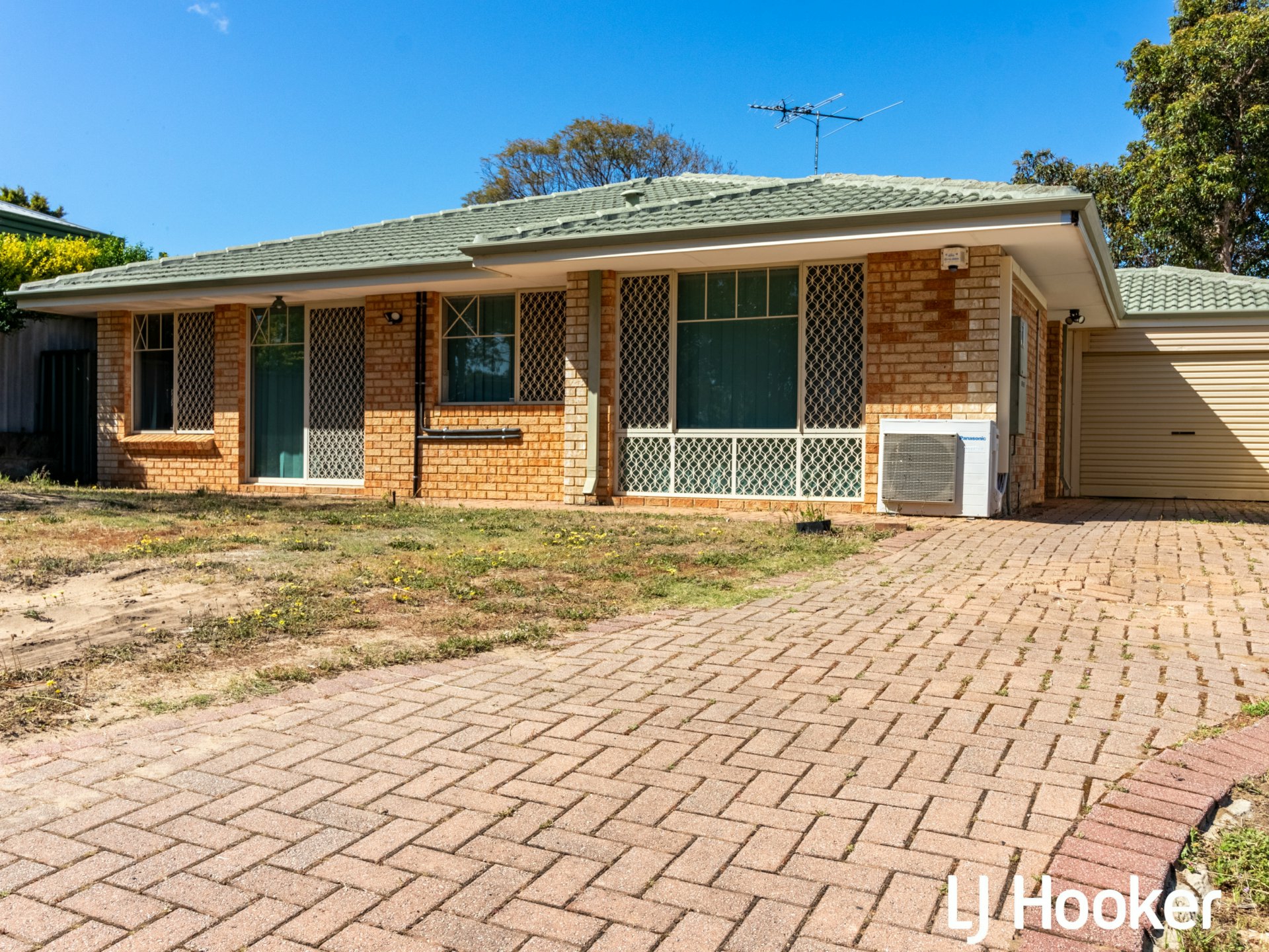 8 Whyatt Green, LEDA