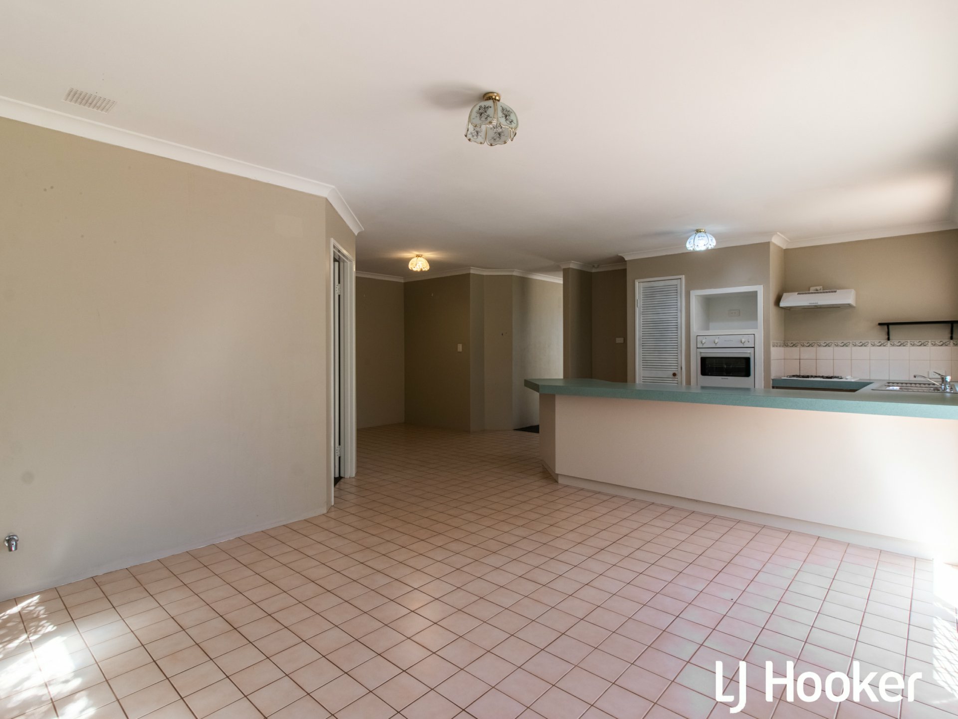 8 Whyatt Green, LEDA