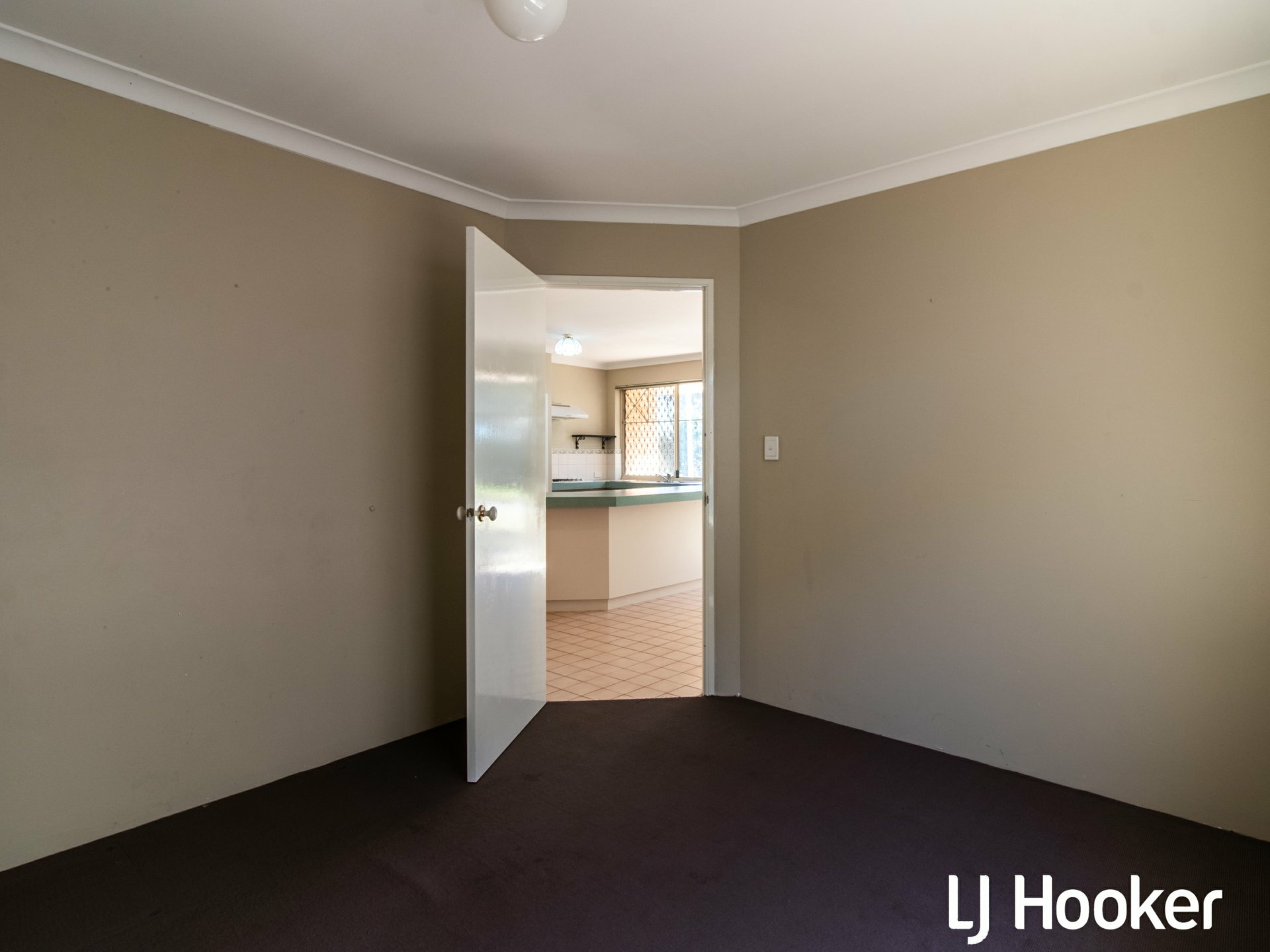 8 Whyatt Green, LEDA