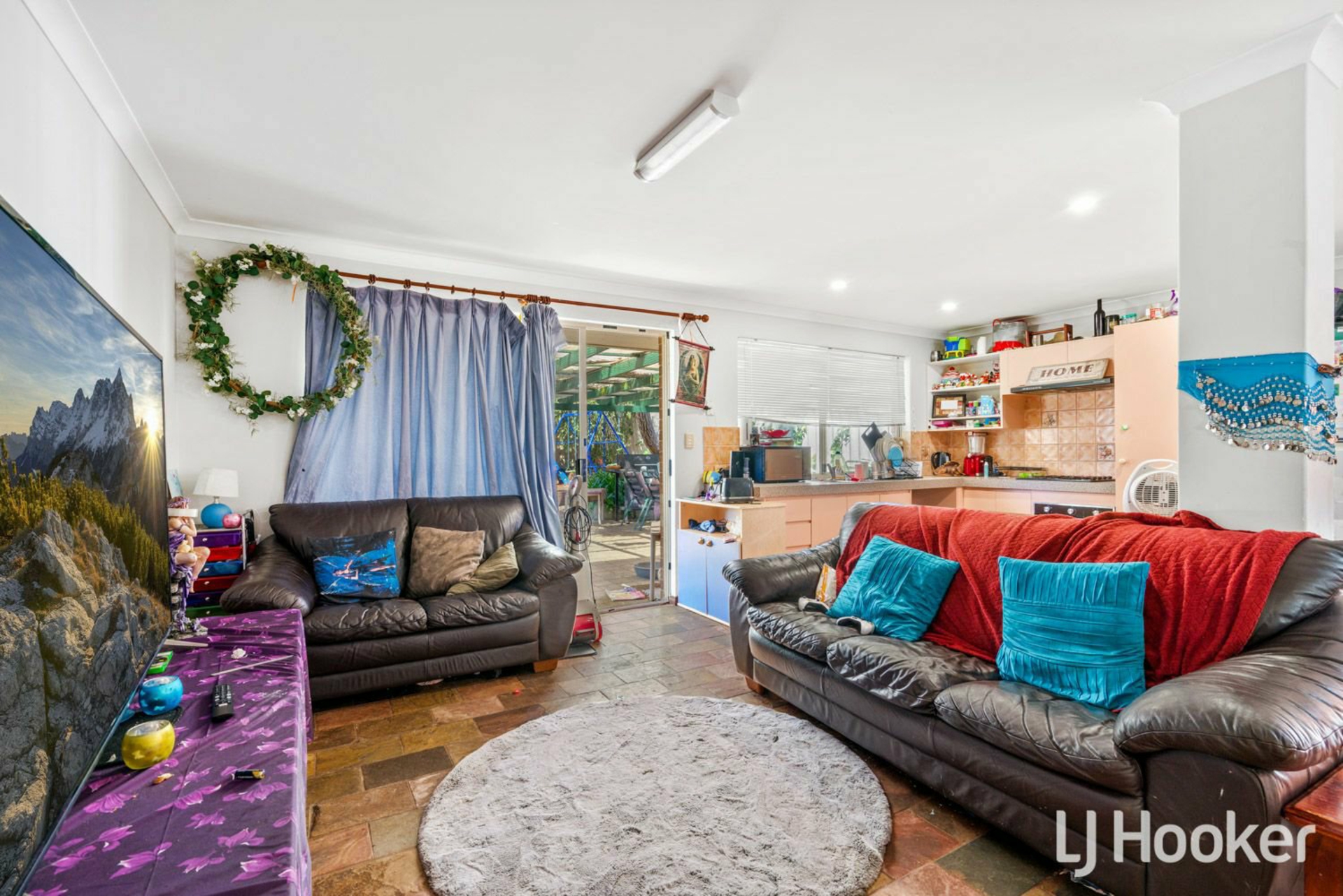 17 Prockter Gardens, LEDA