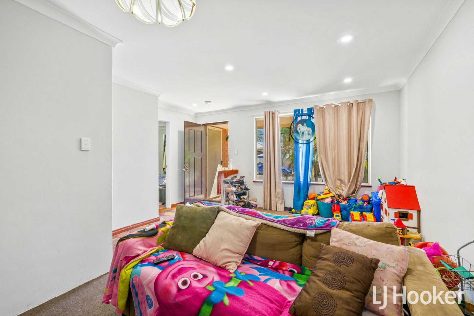 17 Prockter Gardens, LEDA