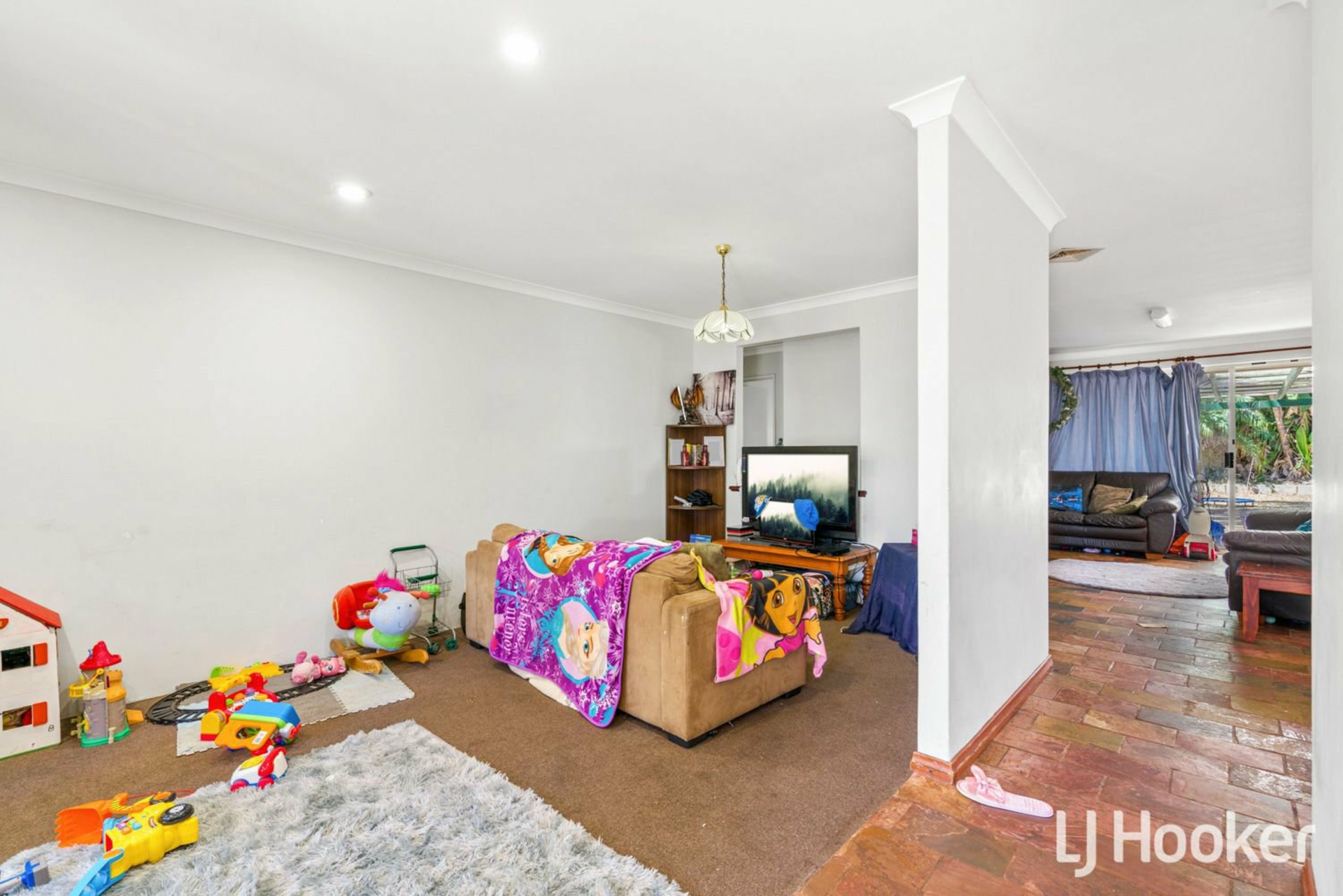 17 Prockter Gardens, LEDA