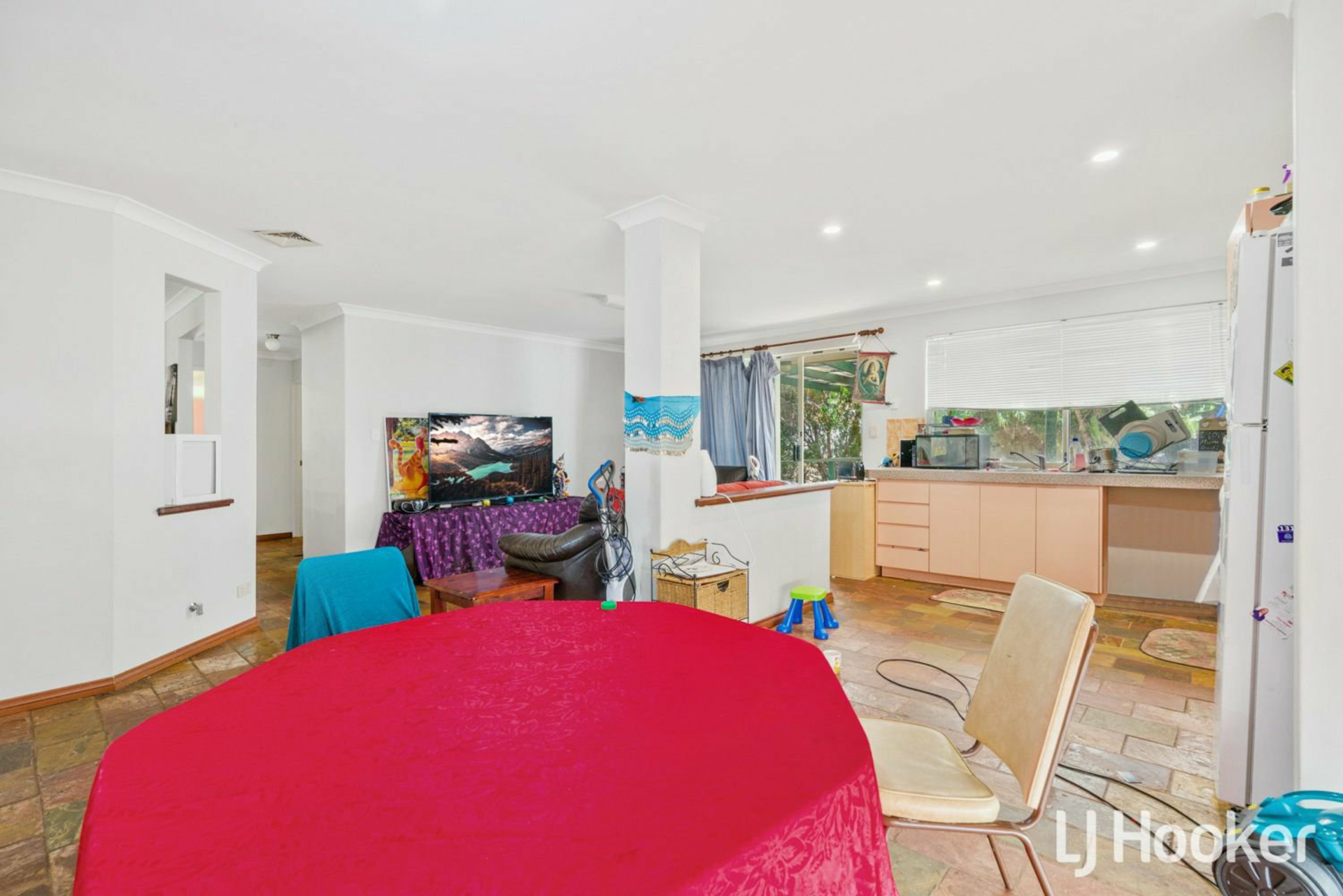 17 Prockter Gardens, LEDA