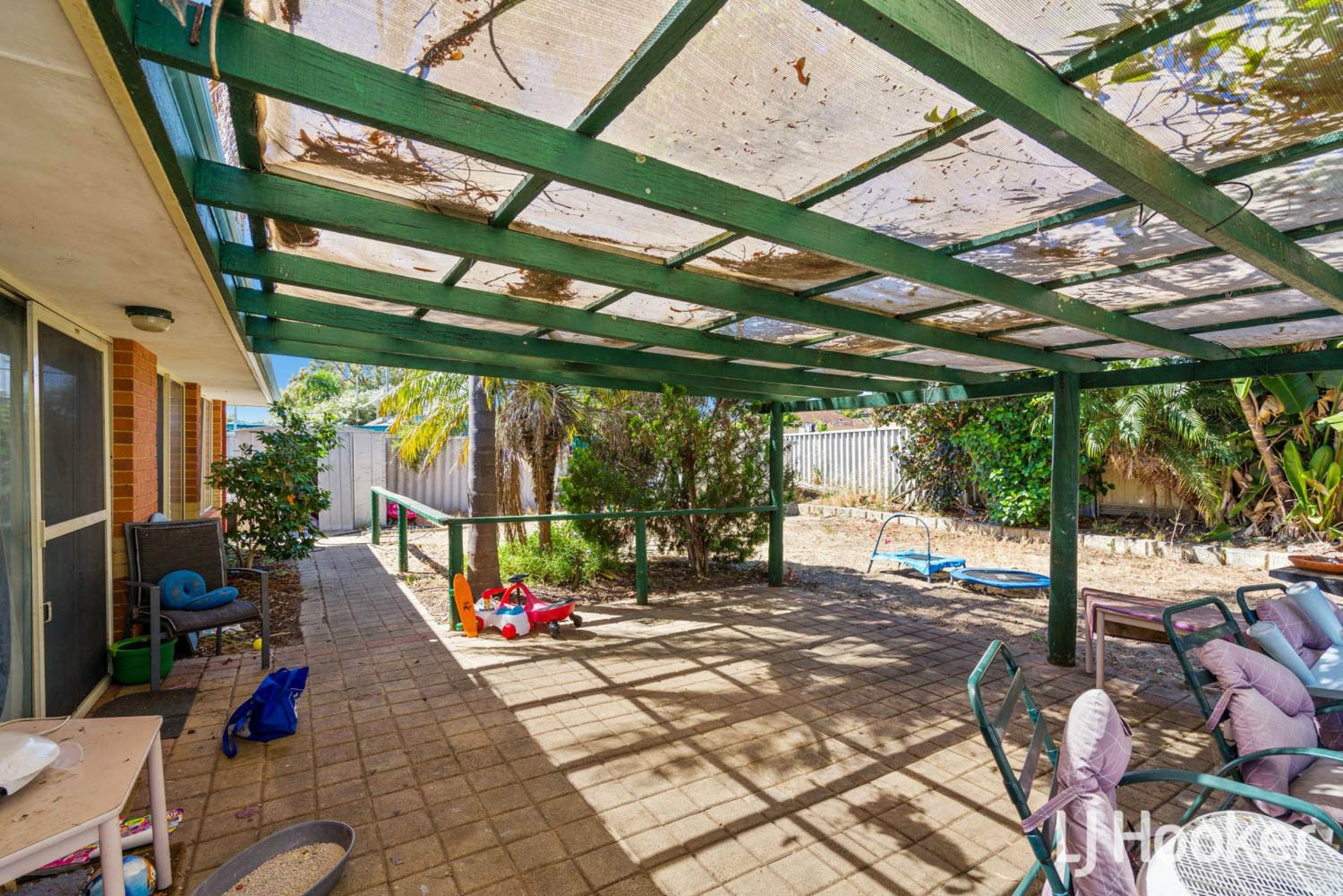 17 Prockter Gardens, LEDA