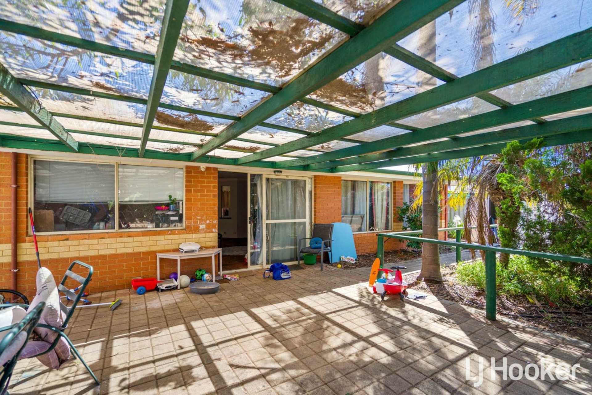 17 Prockter Gardens, LEDA