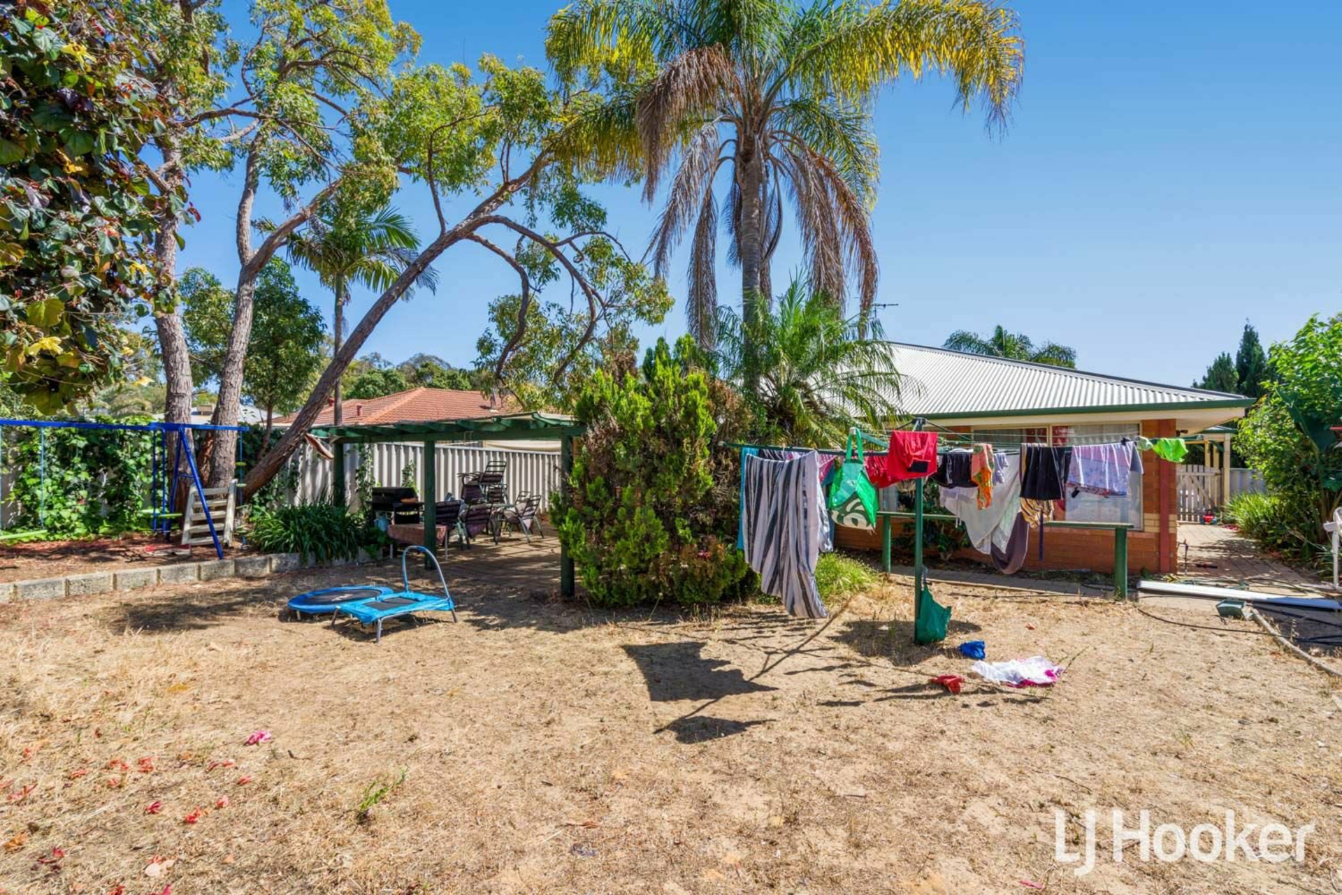 17 Prockter Gardens, LEDA