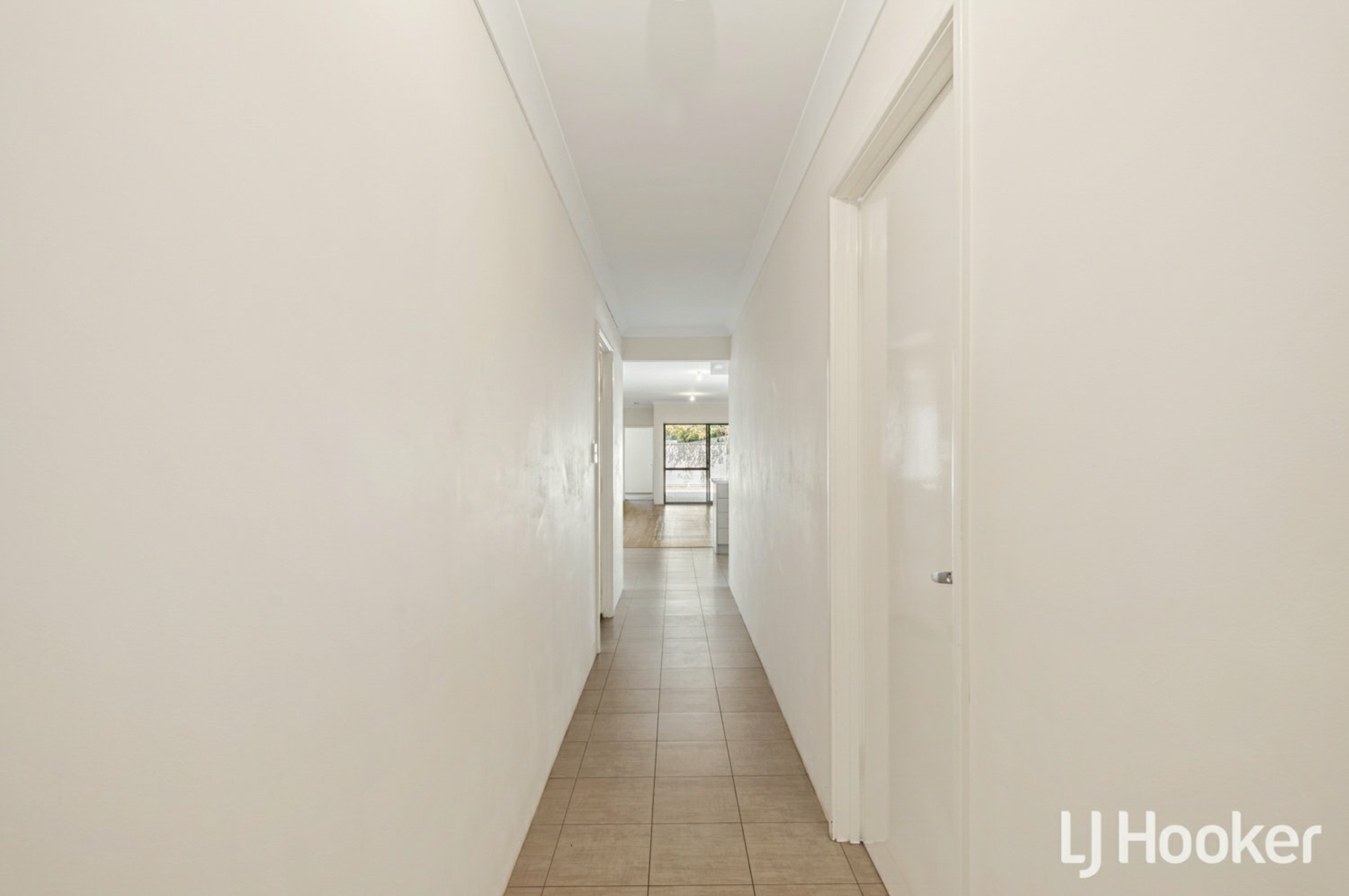 6B Amanda Drive, CAMILLO