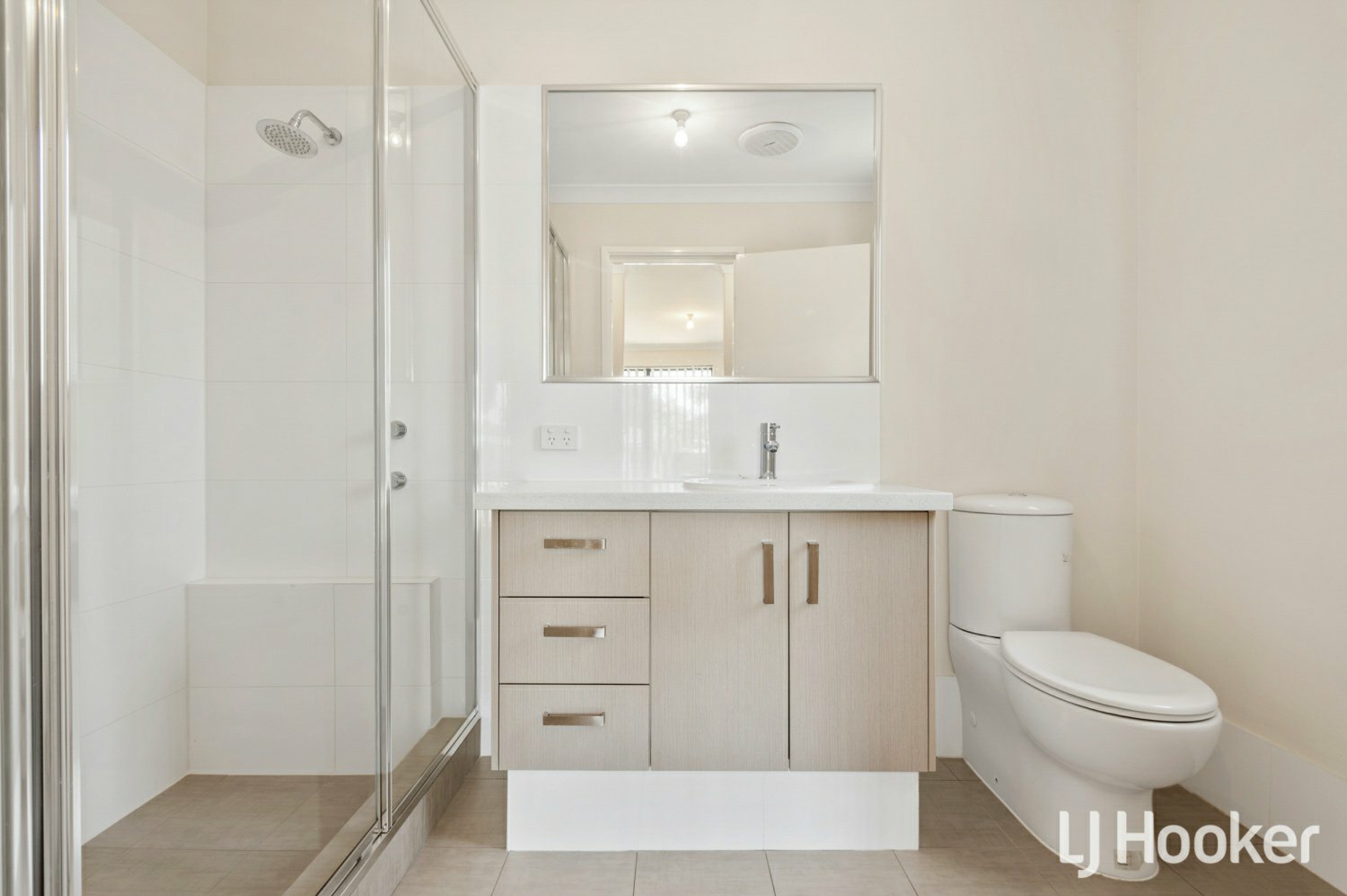6B Amanda Drive, CAMILLO