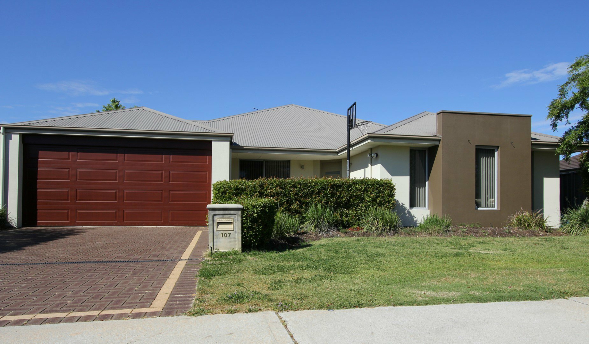 107 Dalrymple Drive, LEDA