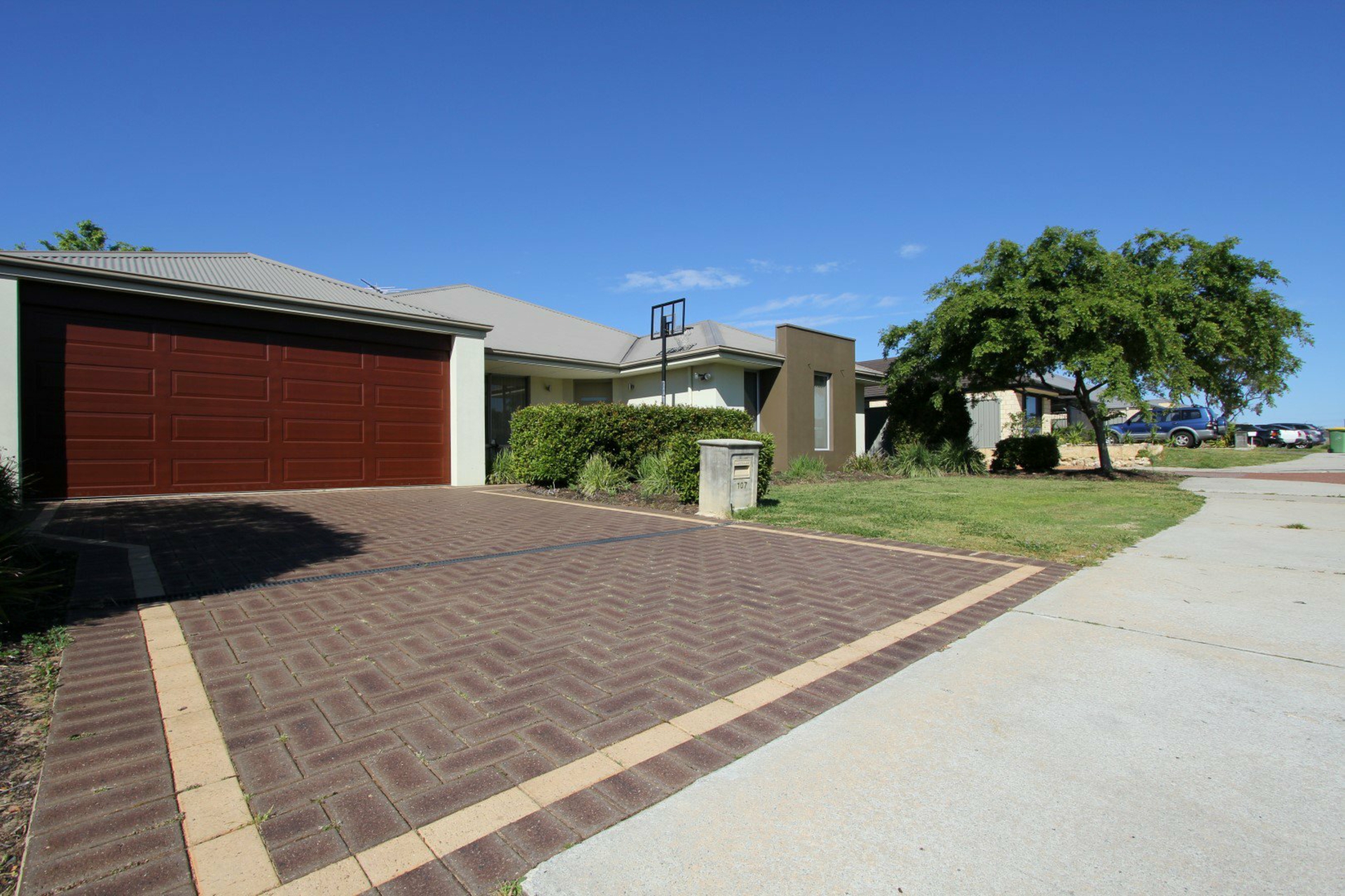107 Dalrymple Drive, LEDA
