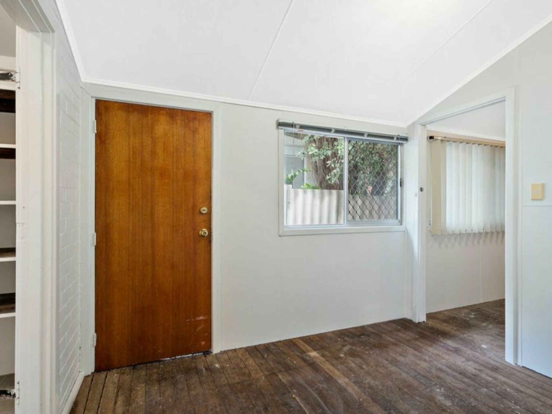 133 Medina Avenue — photo 10 of 17