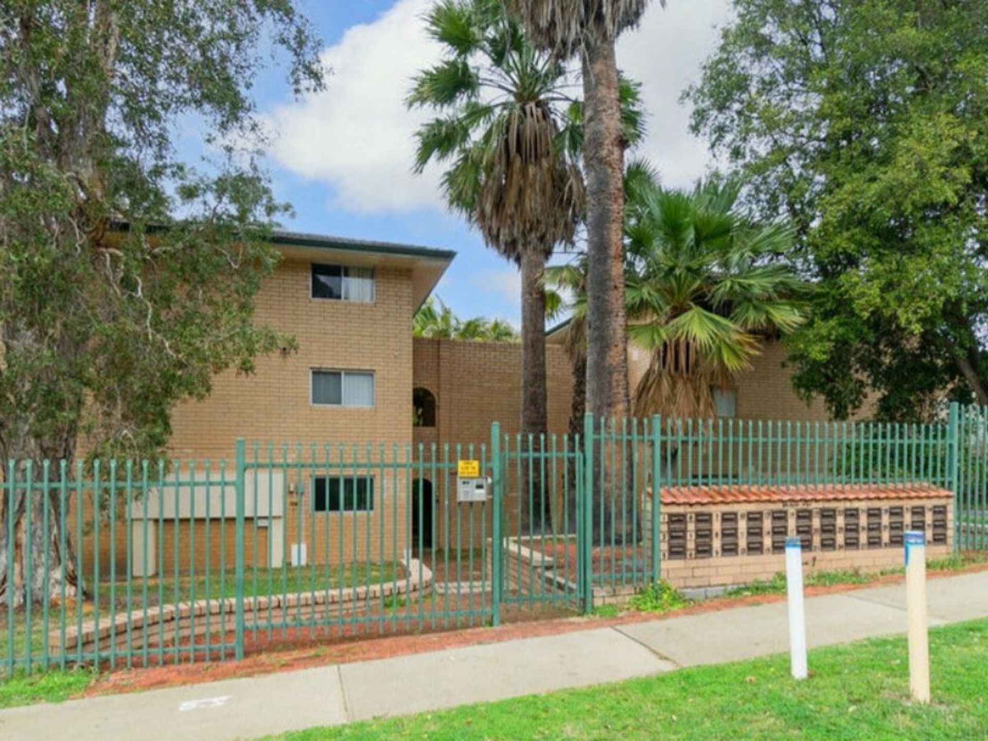 Unit 36/7 Kathleen Avenue — photo from LJ Hooker Kwinana