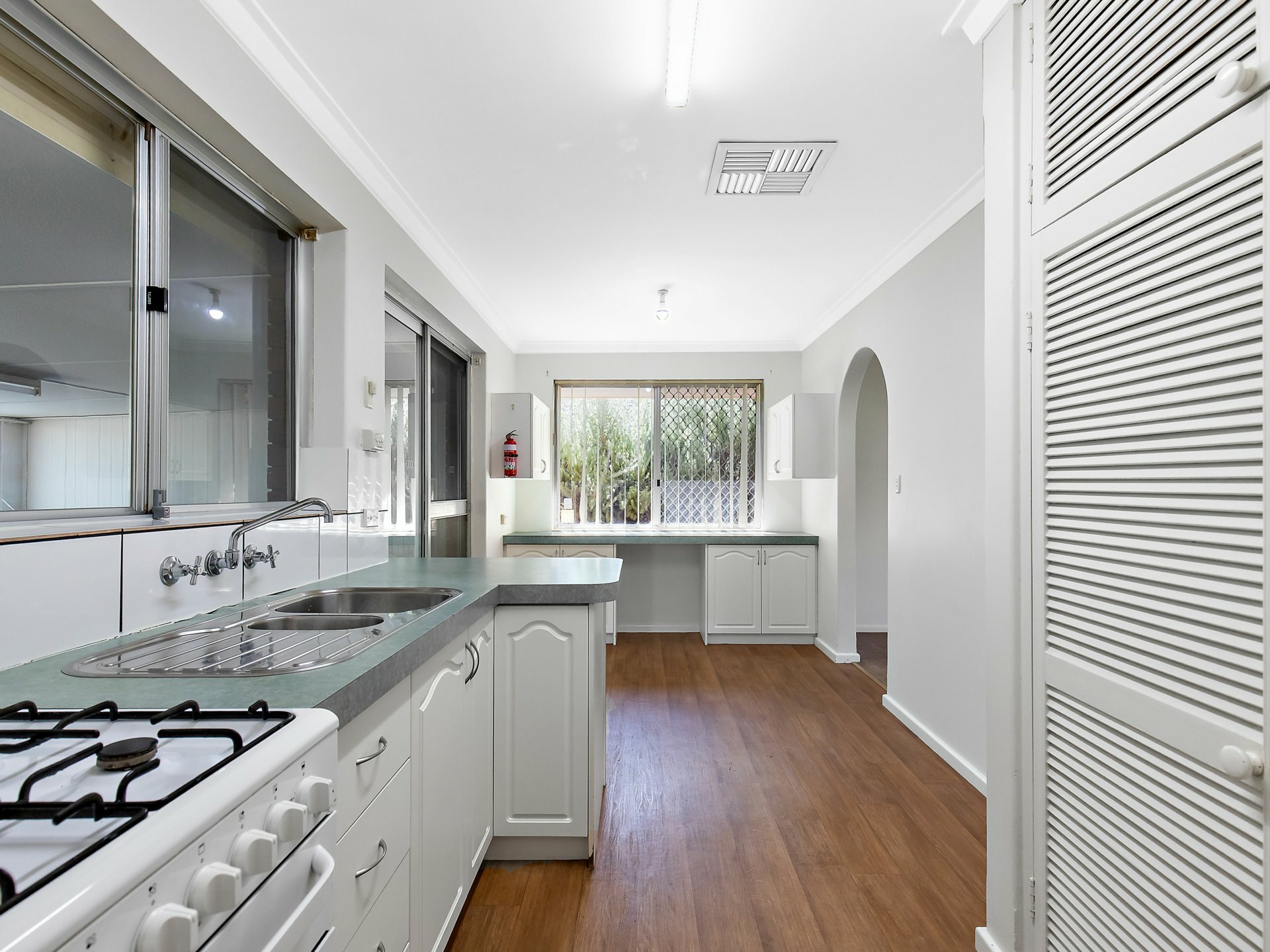 18 Morrit Way — photo 6 of 17