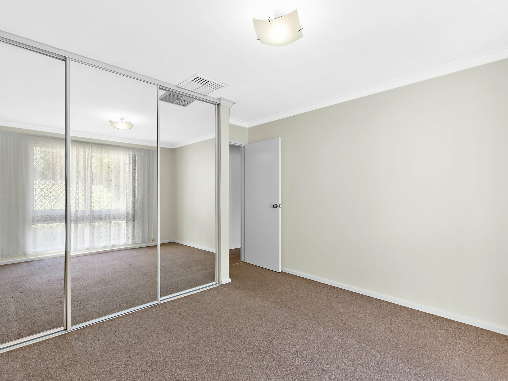 18 Morrit Way — photo 10 of 17
