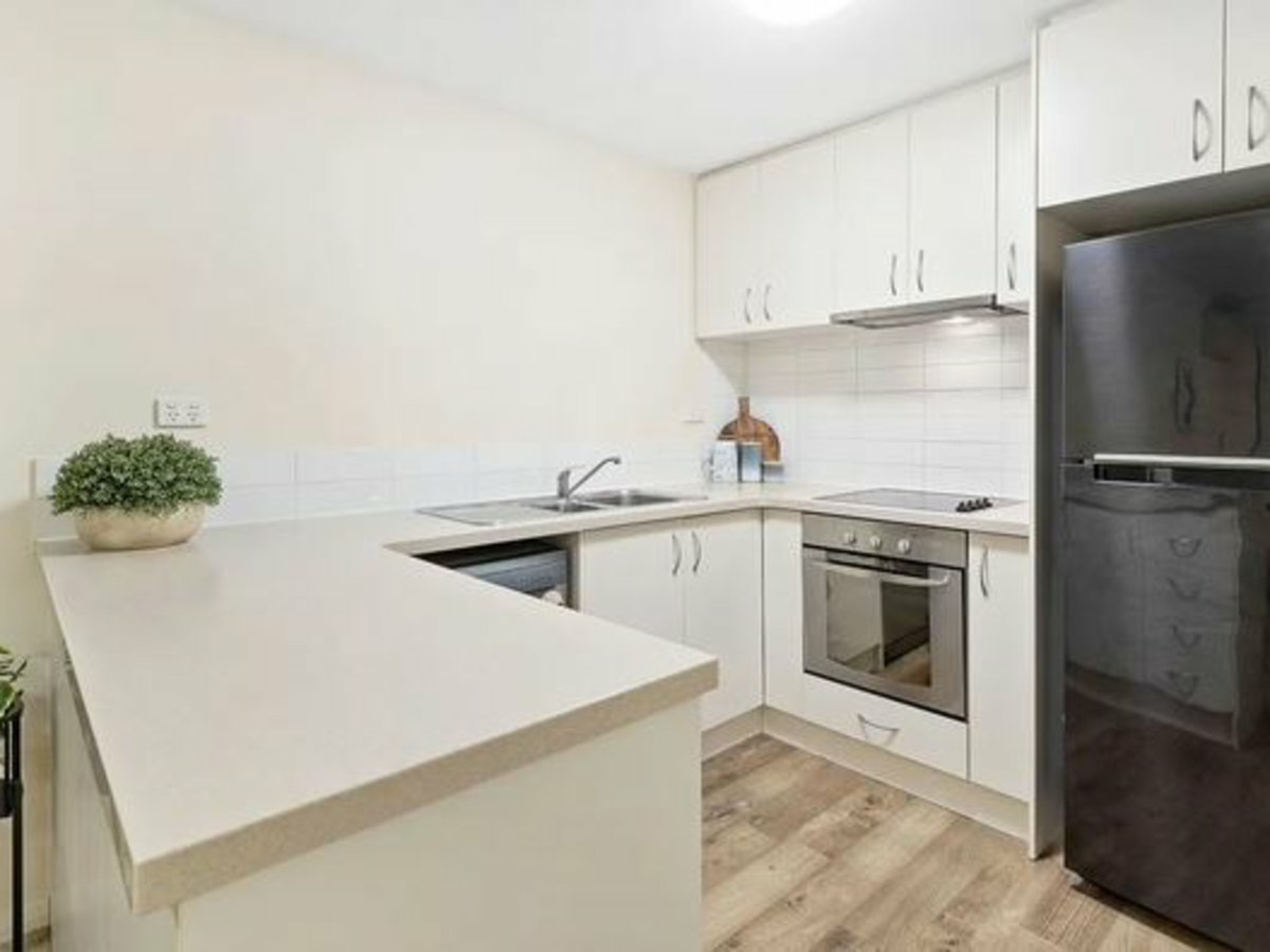 Apartment 28/121-123 Hill Street — photo 4 of 11