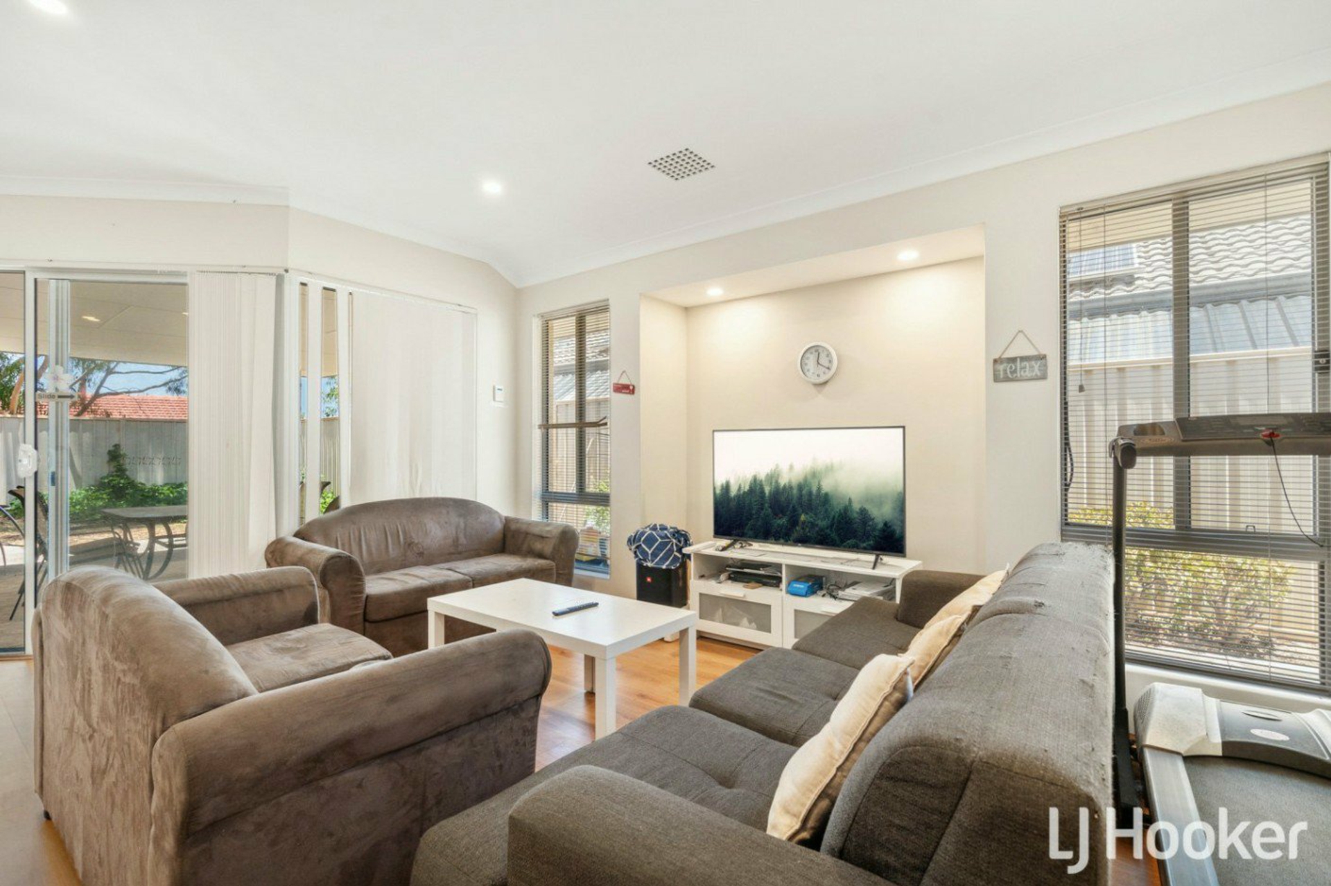 24 Clarinda Avenue — photo 5 of 21