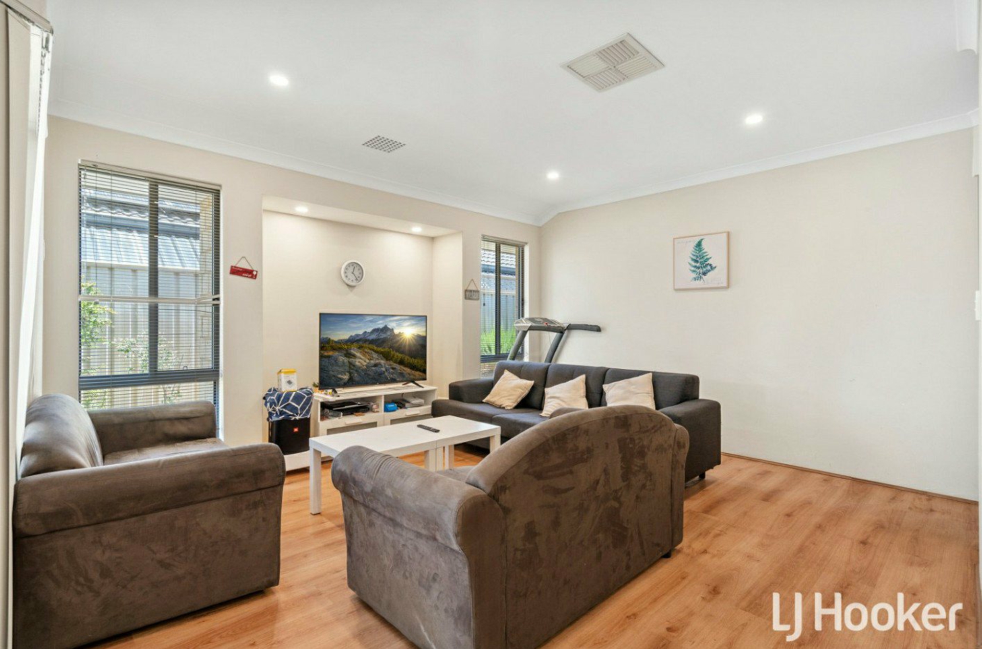24 Clarinda Avenue — photo 5 of 20