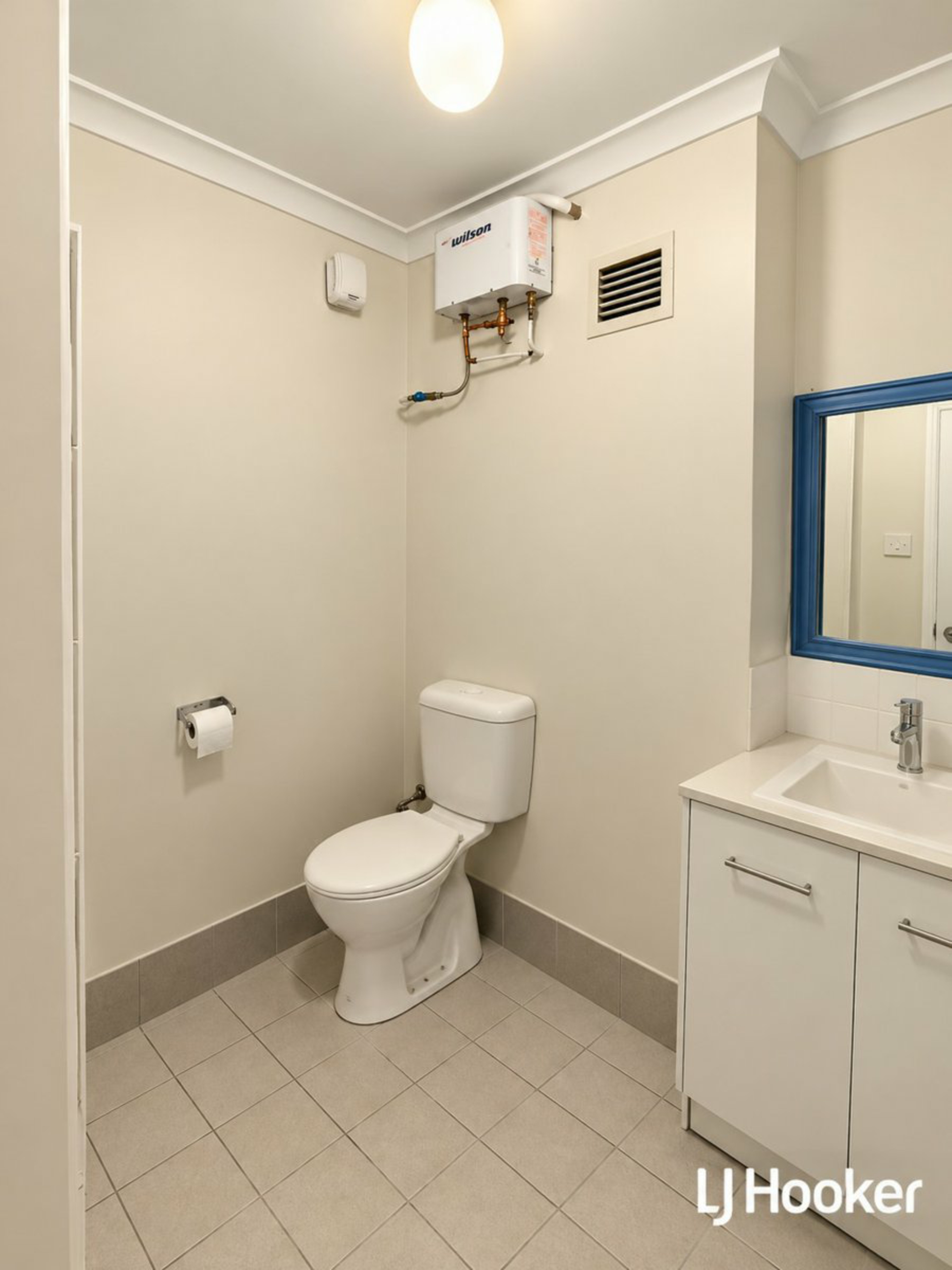 Unit 36/7 Kathleen Avenue — photo 5 of 10