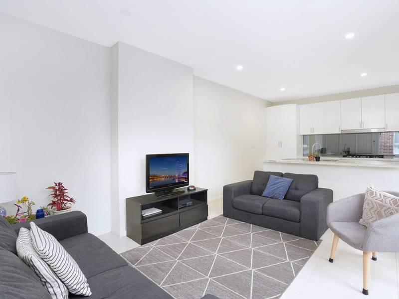 8/27-29 Tungarra Road, Girraween
