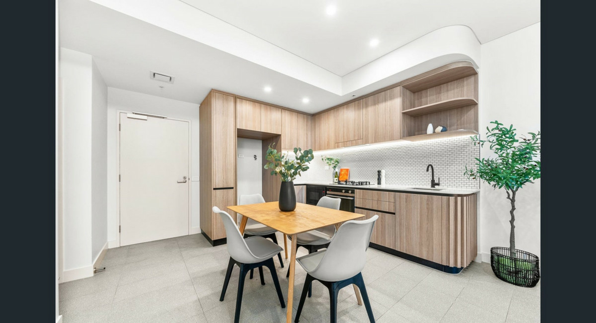 436/2 Wattlebird Road, WENTWORTH POINT
