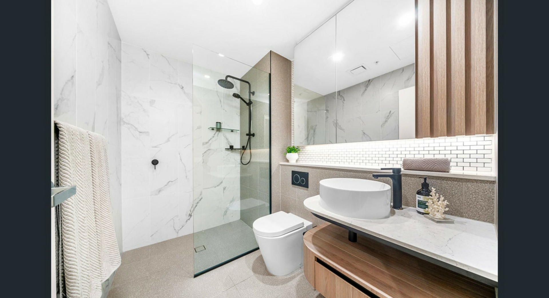 436/2 Wattlebird Road, WENTWORTH POINT