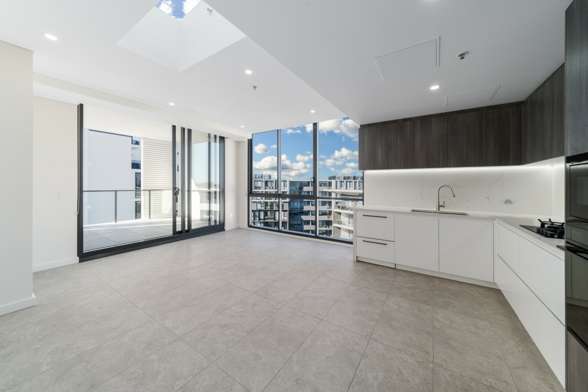 701/11 Fishburn Crescent, CASTLE HILL