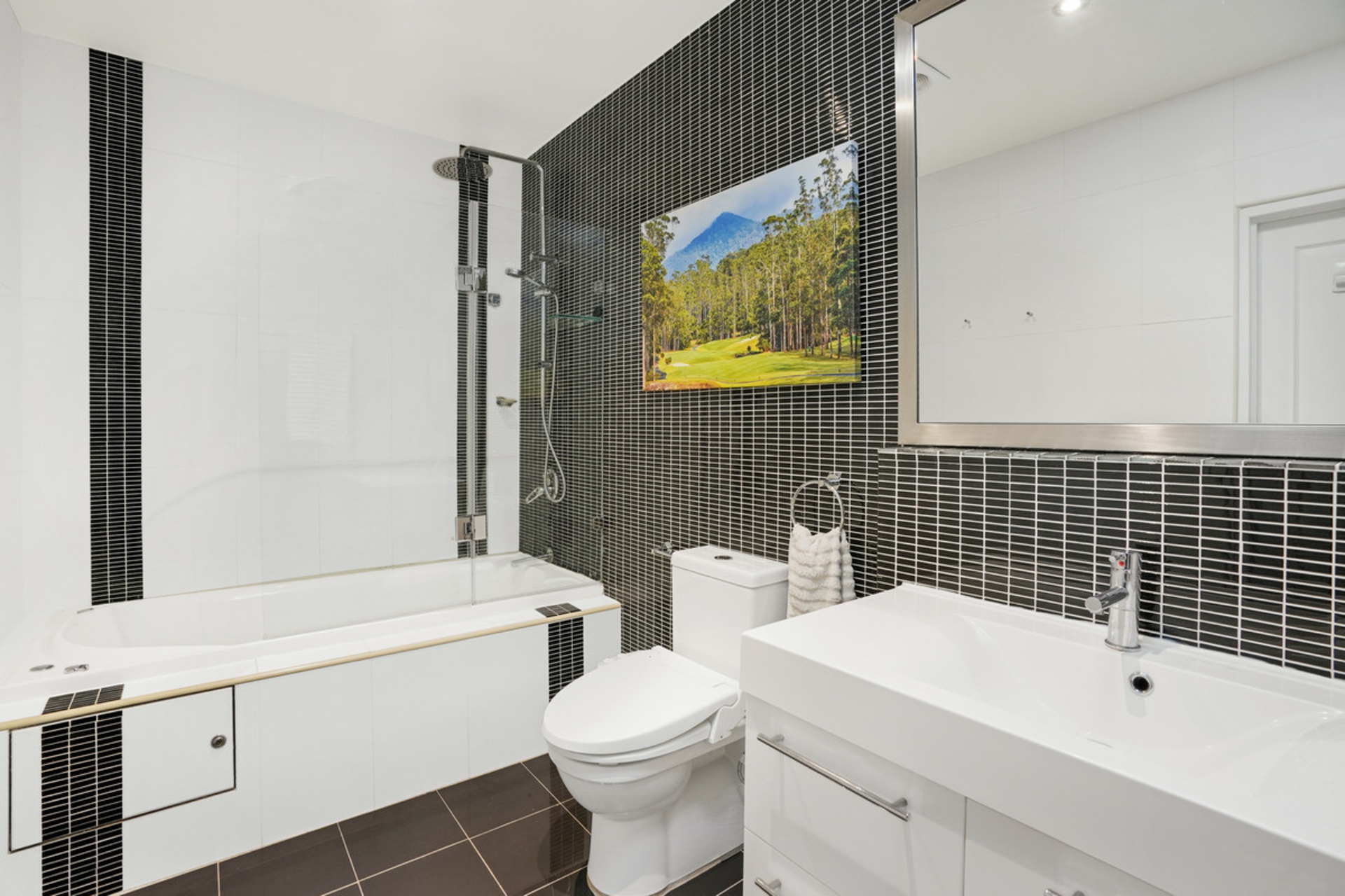 68/2-4 Purser Avenue, CASTLE HILL