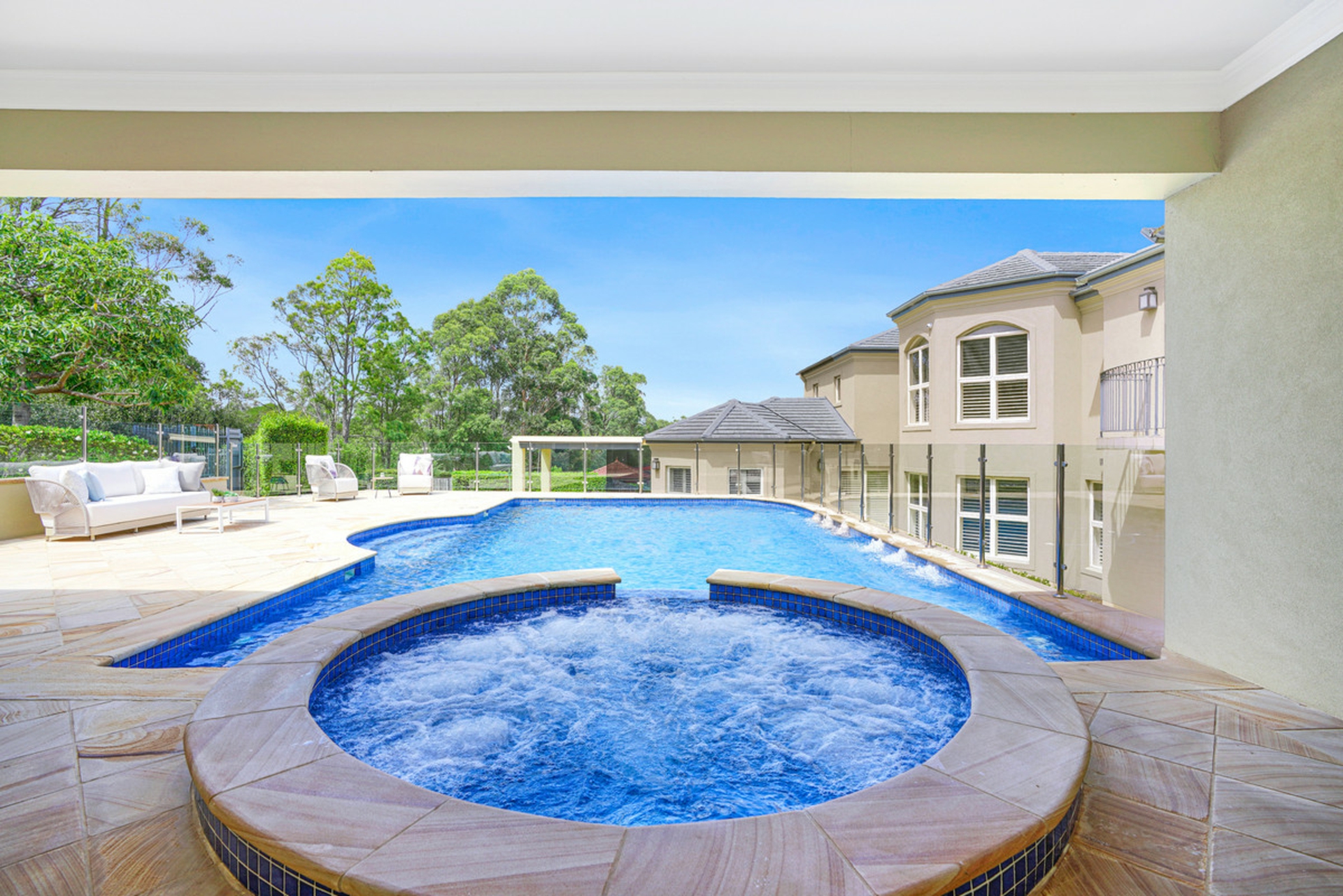 54 Balintore Drive, CASTLE HILL