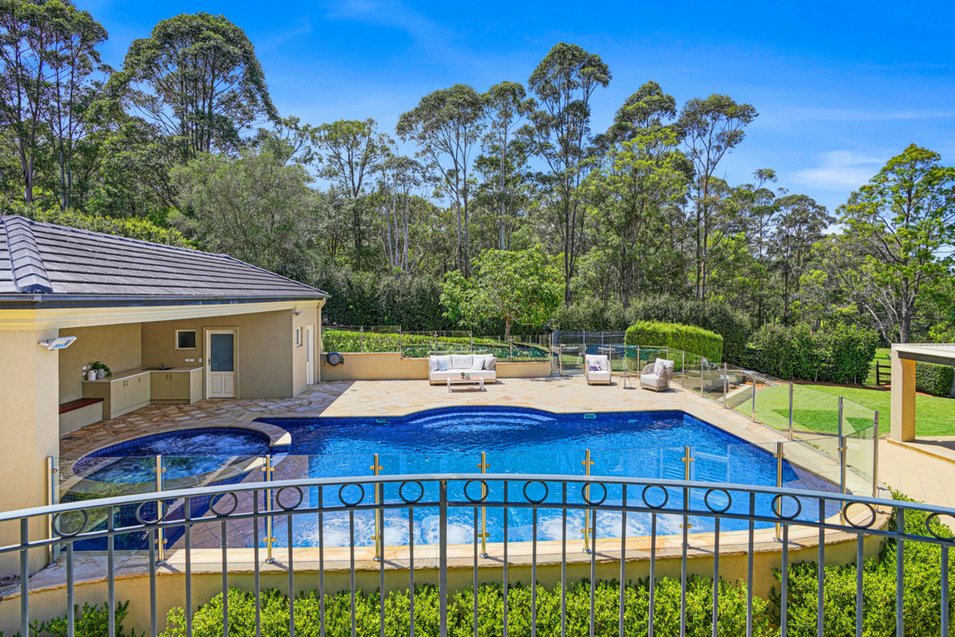 54 Balintore Drive, CASTLE HILL