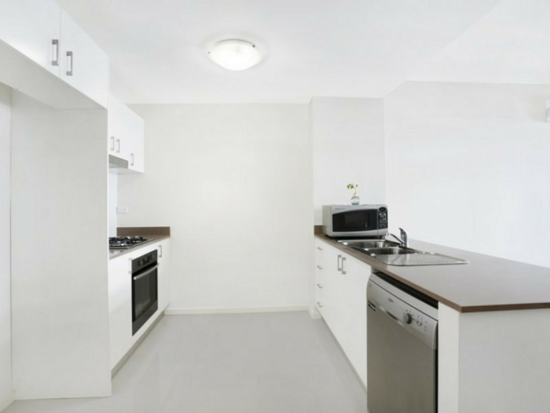71/1-9 Florence Street — photo 2 of 6