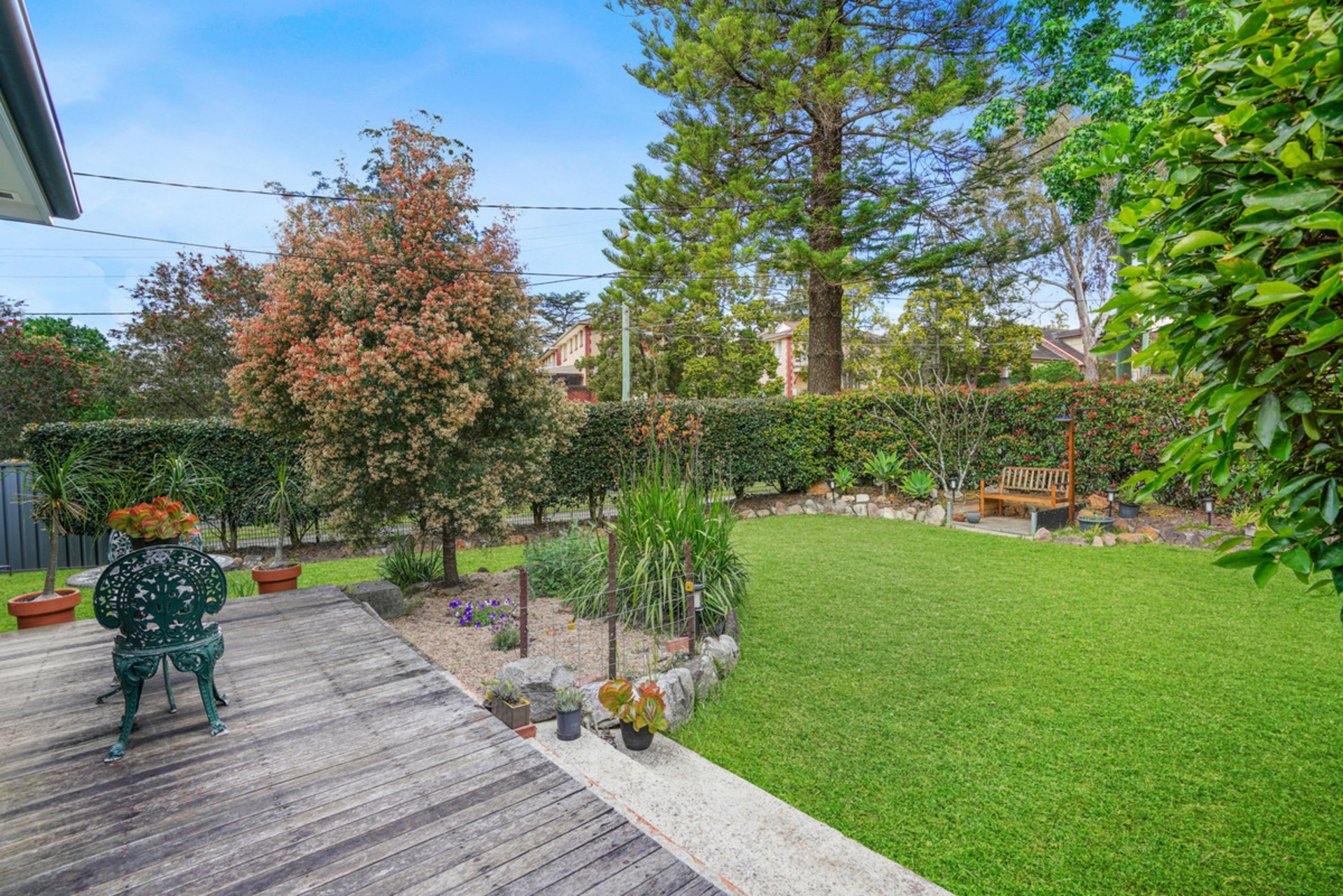 1 Carole Avenue — photo 5 of 8