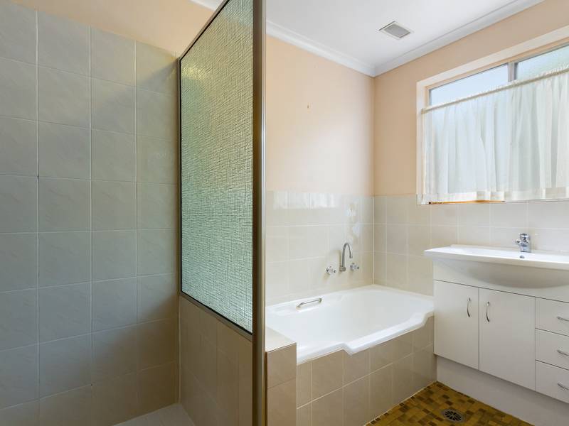 76 Hilder Street, WESTON