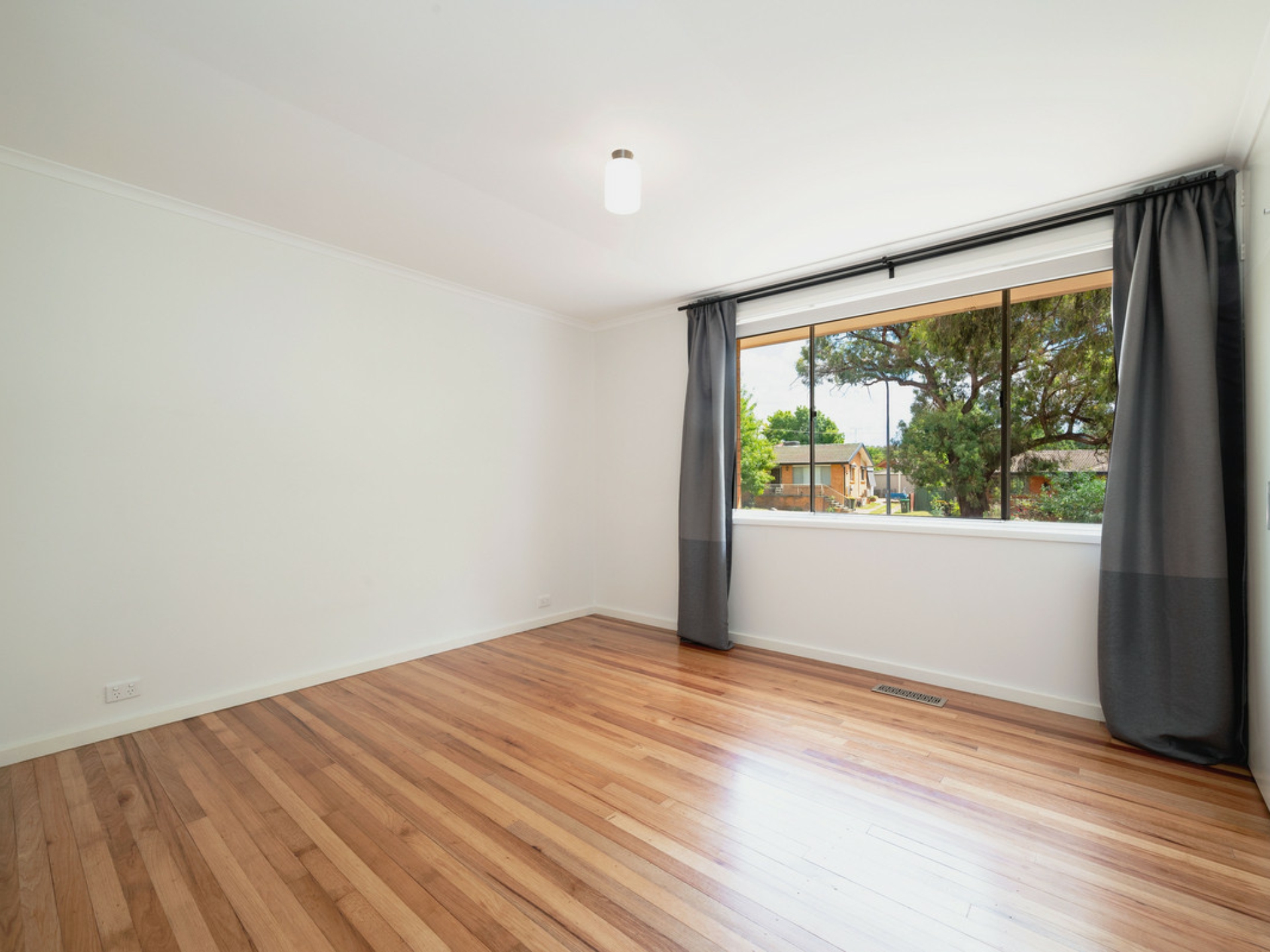 30 Hyndes Crescent, HOLDER