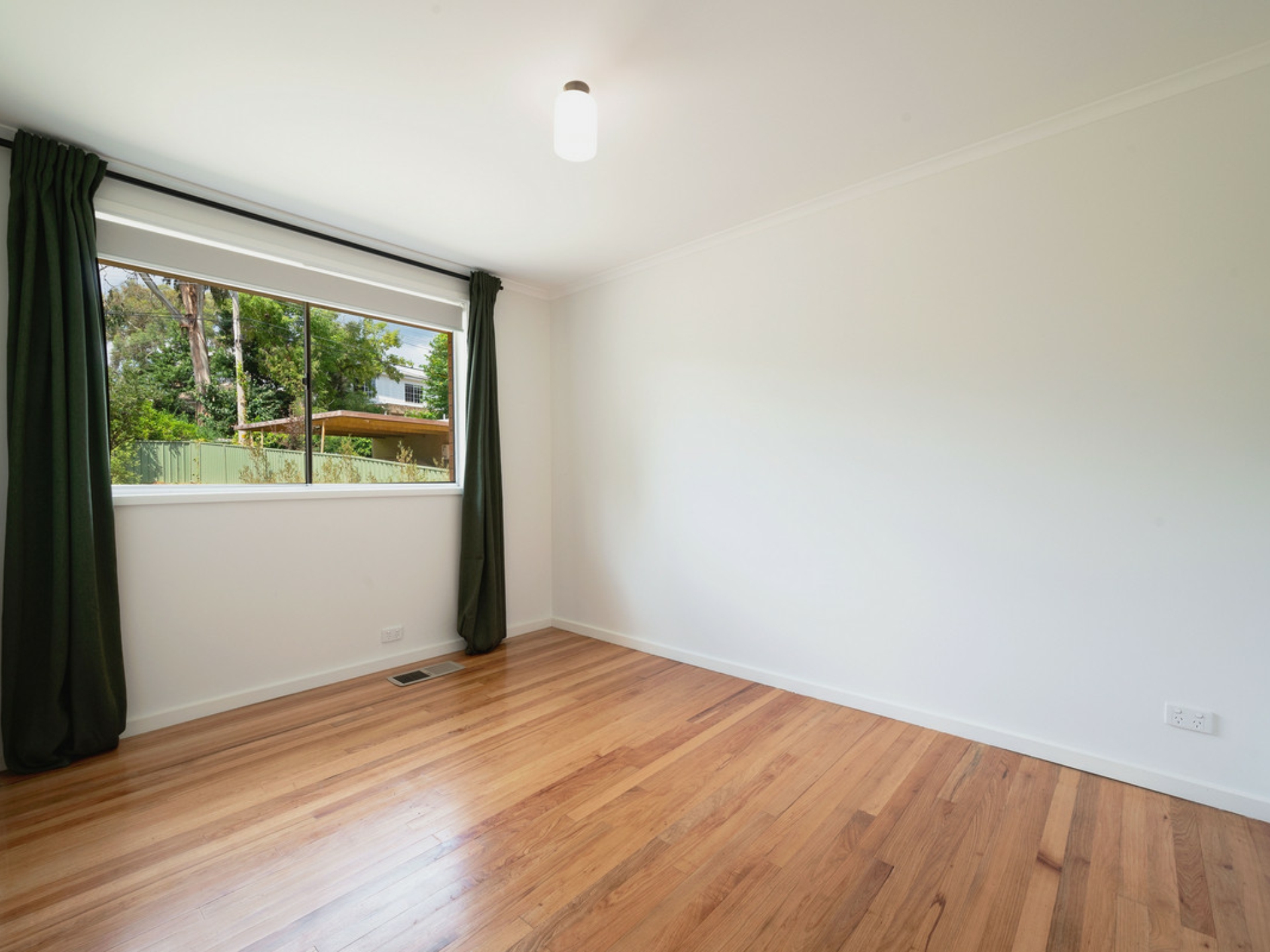 30 Hyndes Crescent, HOLDER