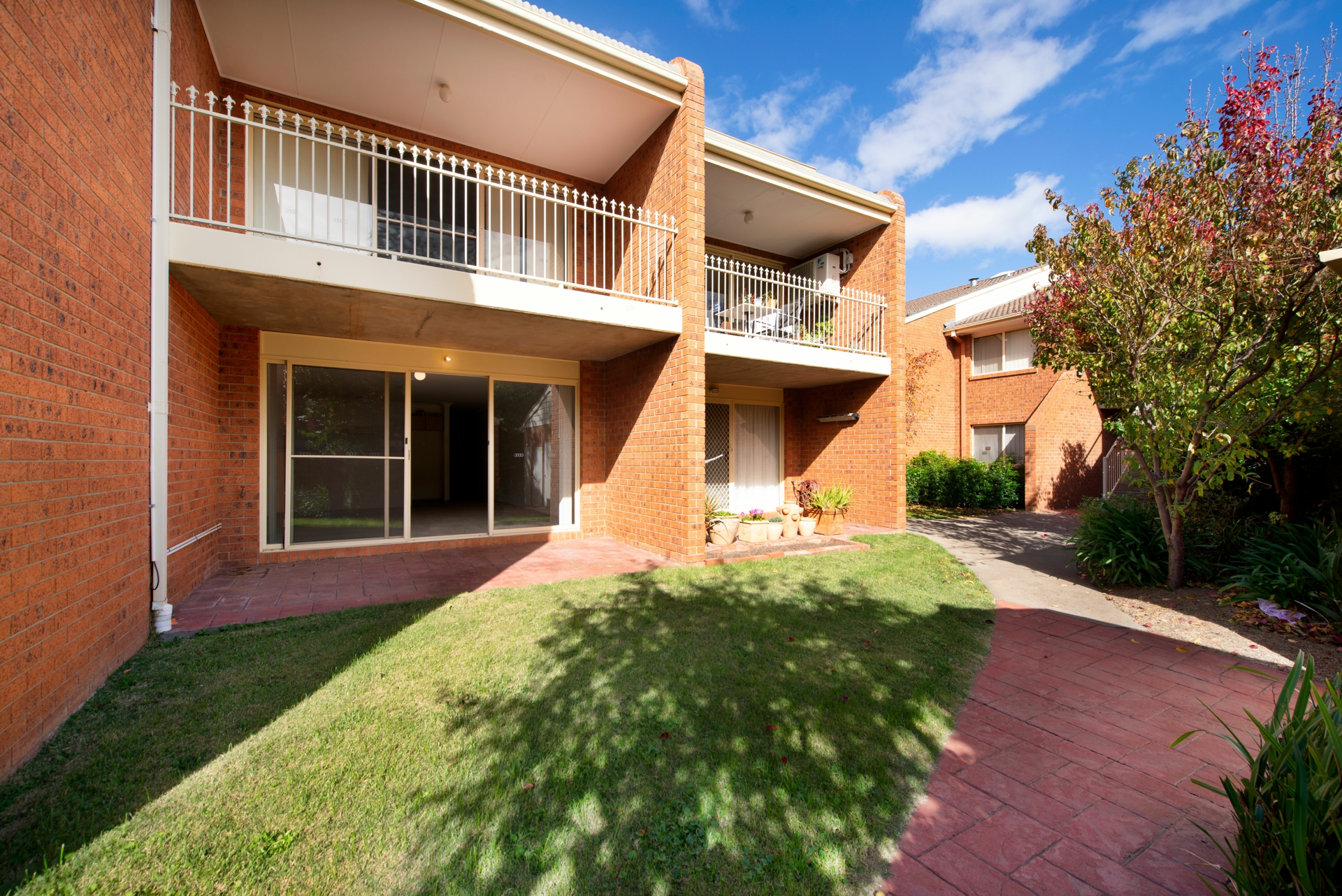 14/12 Albermarle Place 'Avalon Court', PHILLIP