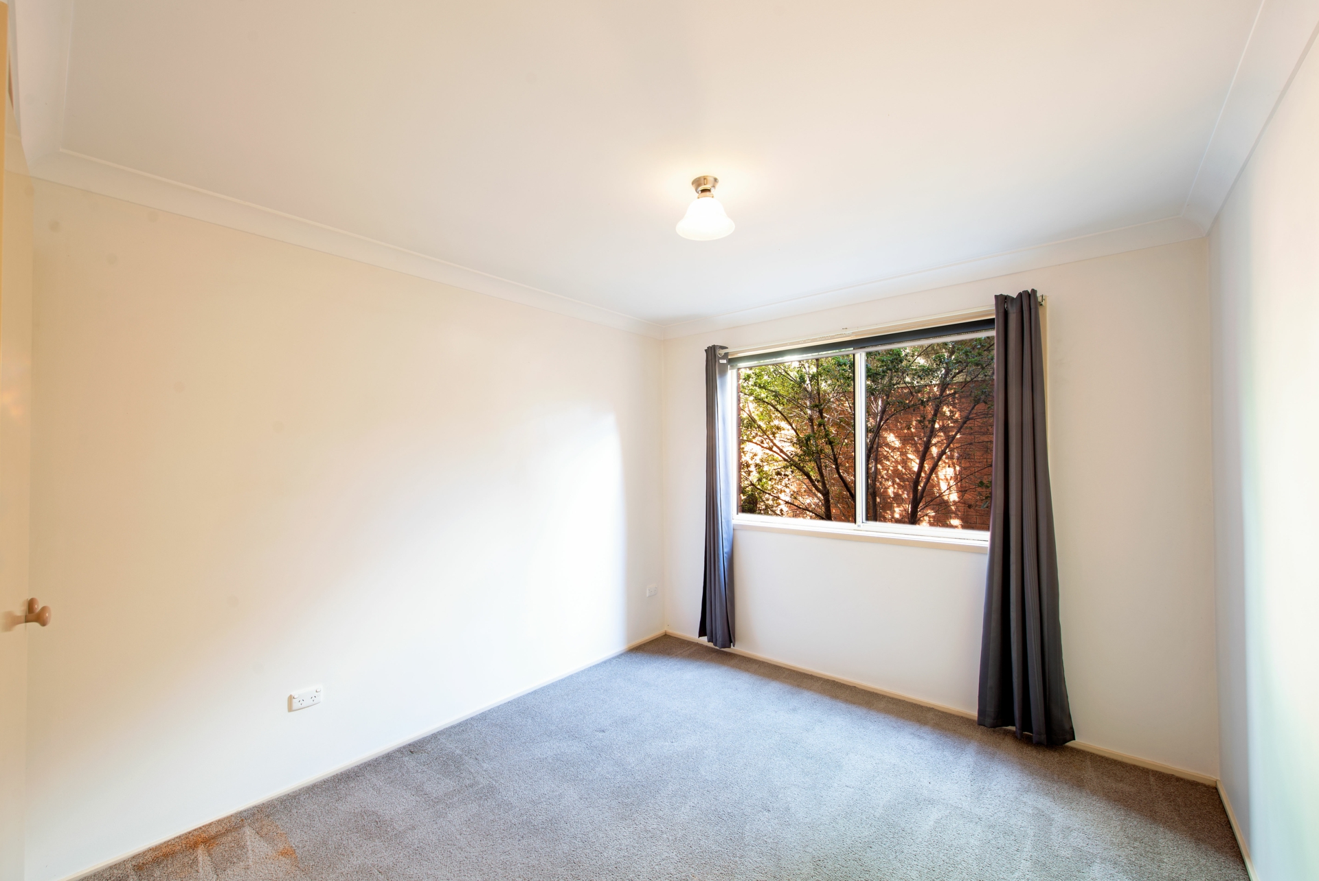 14/12 Albermarle Place 'Avalon Court', PHILLIP