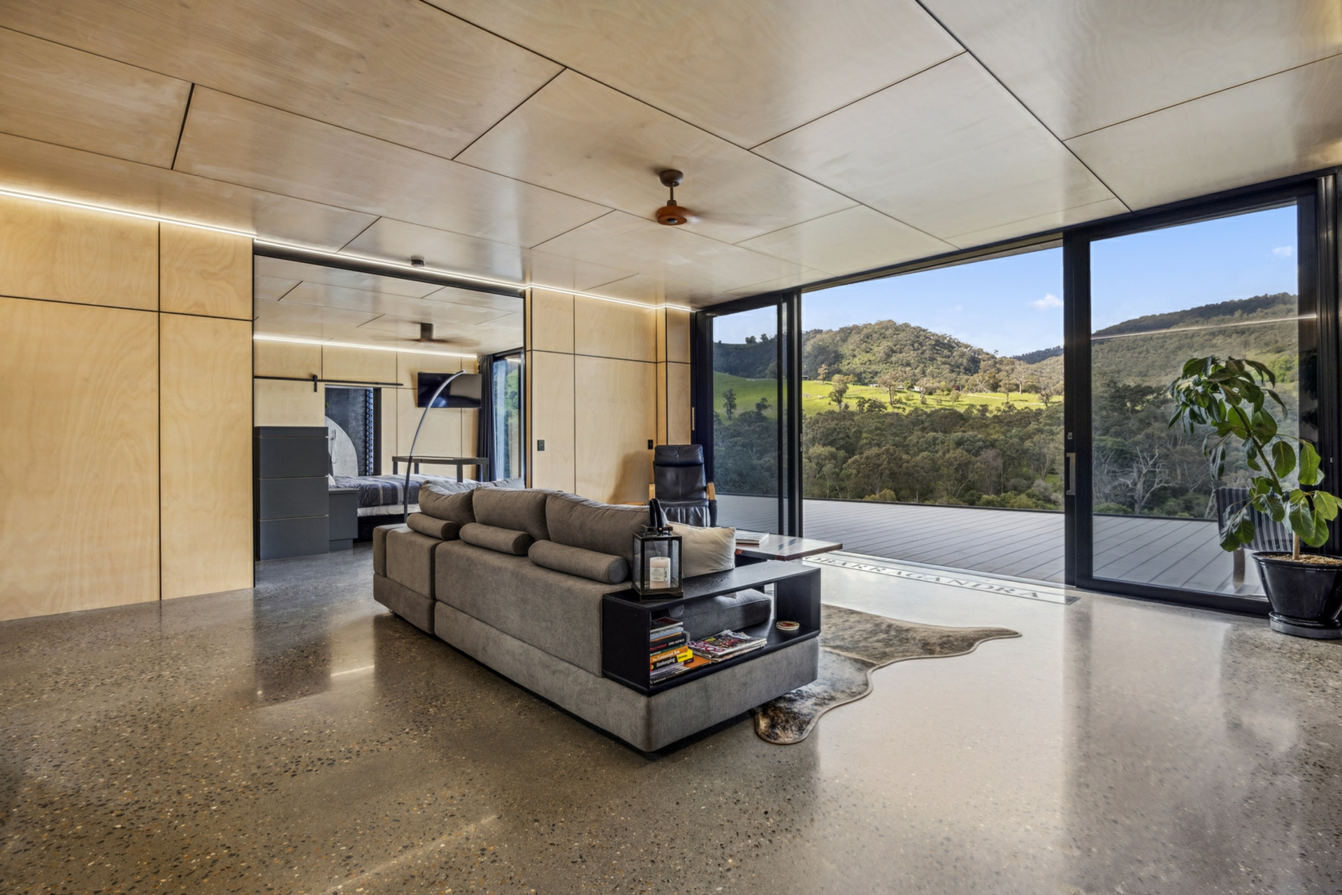 2/21 Walls Creek Road East, GOOBARRAGANDRA