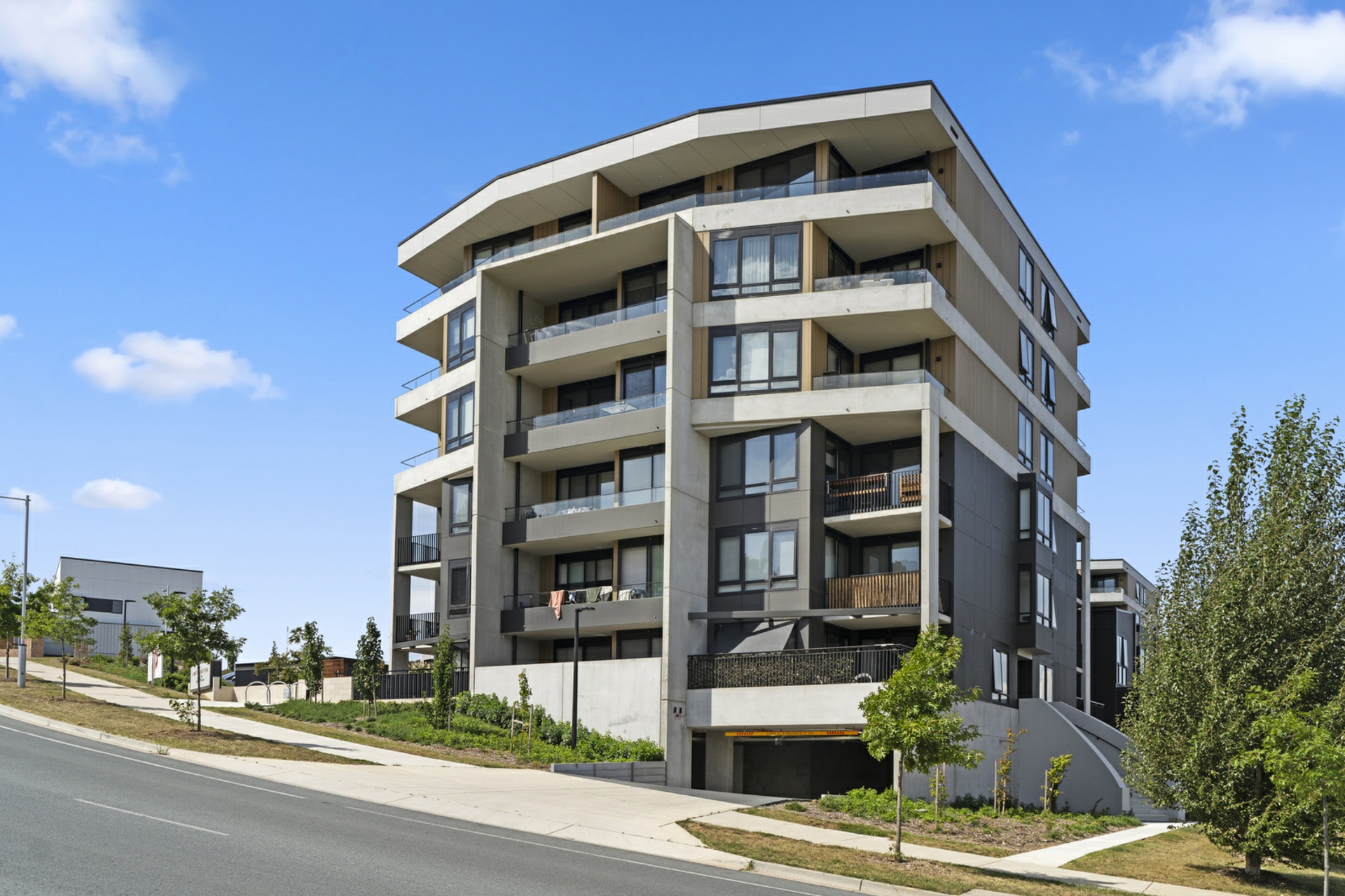 28/2 Bamblett Rise — photo from LJ Hooker Woden | Weston