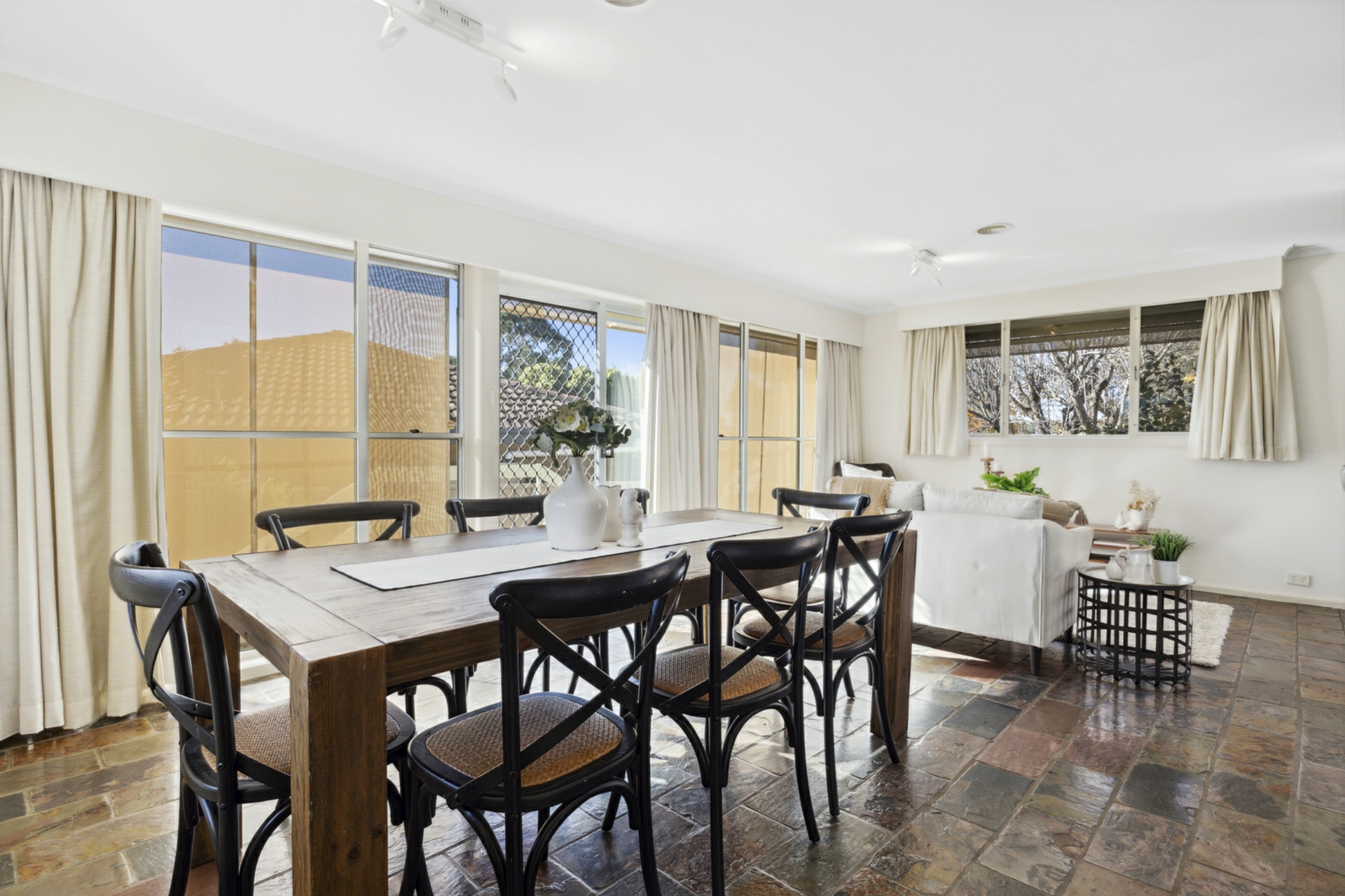 34 Calder Crescent, HOLDER