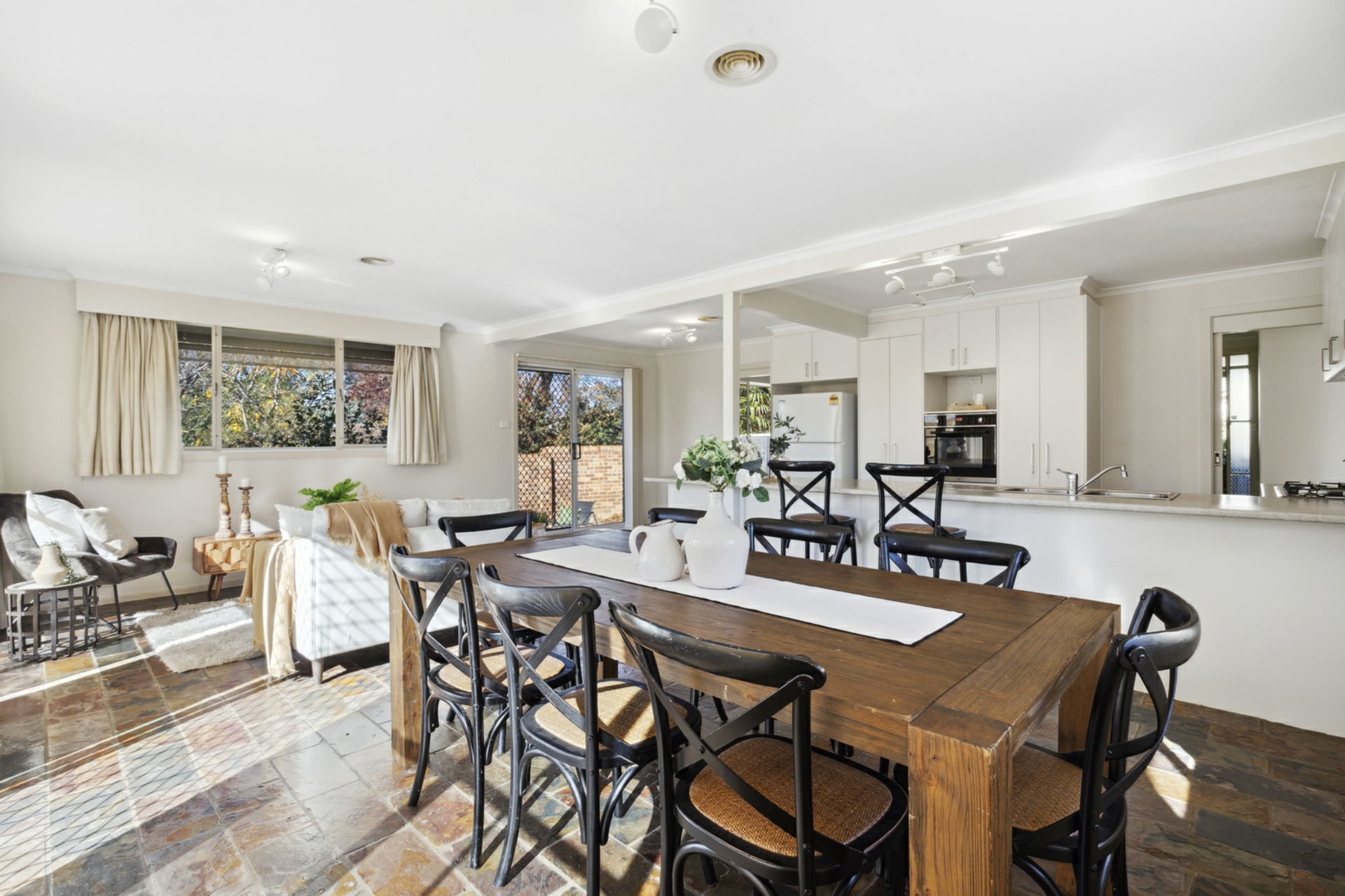 34 Calder Crescent, HOLDER
