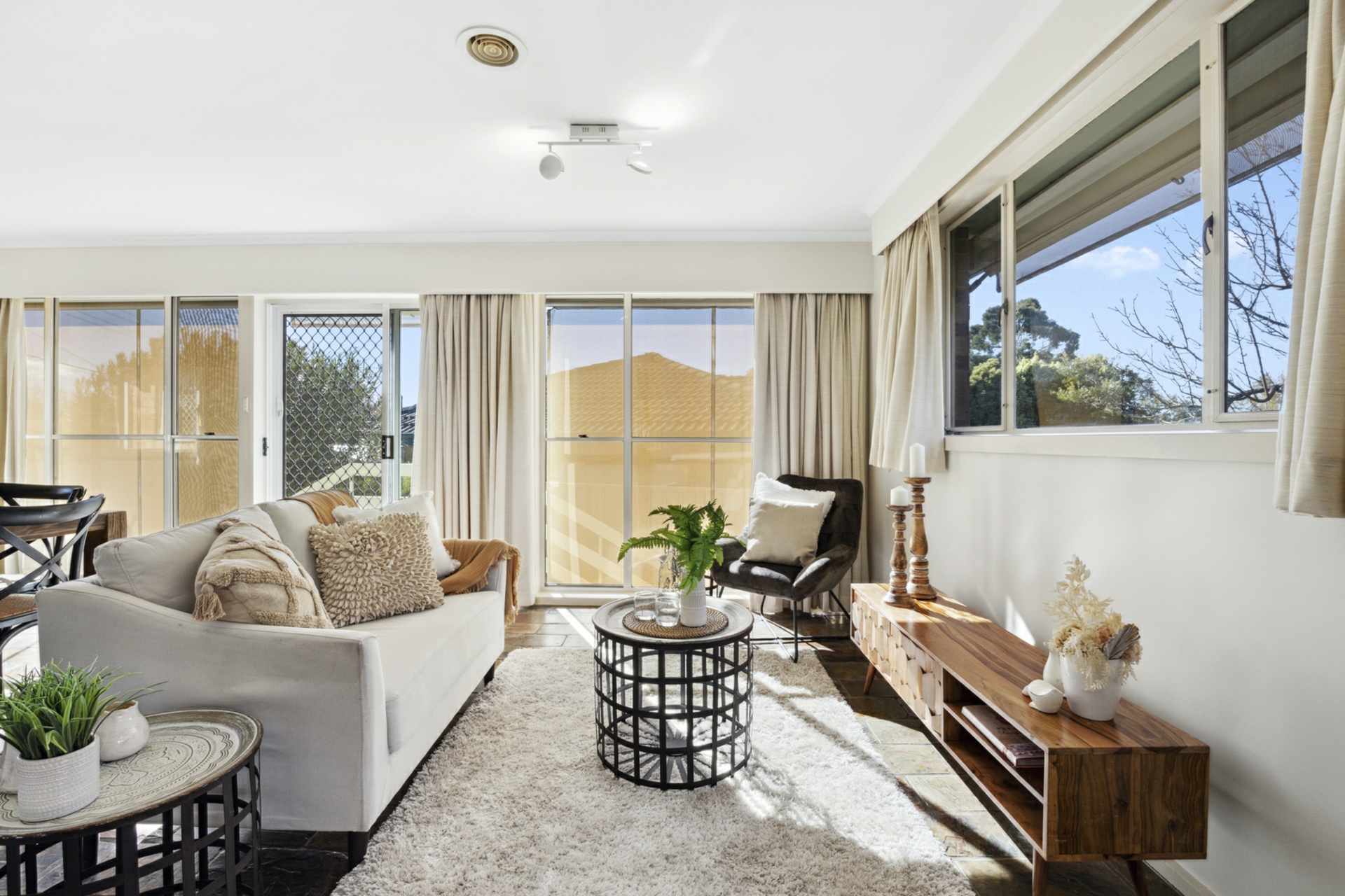 34 Calder Crescent, HOLDER