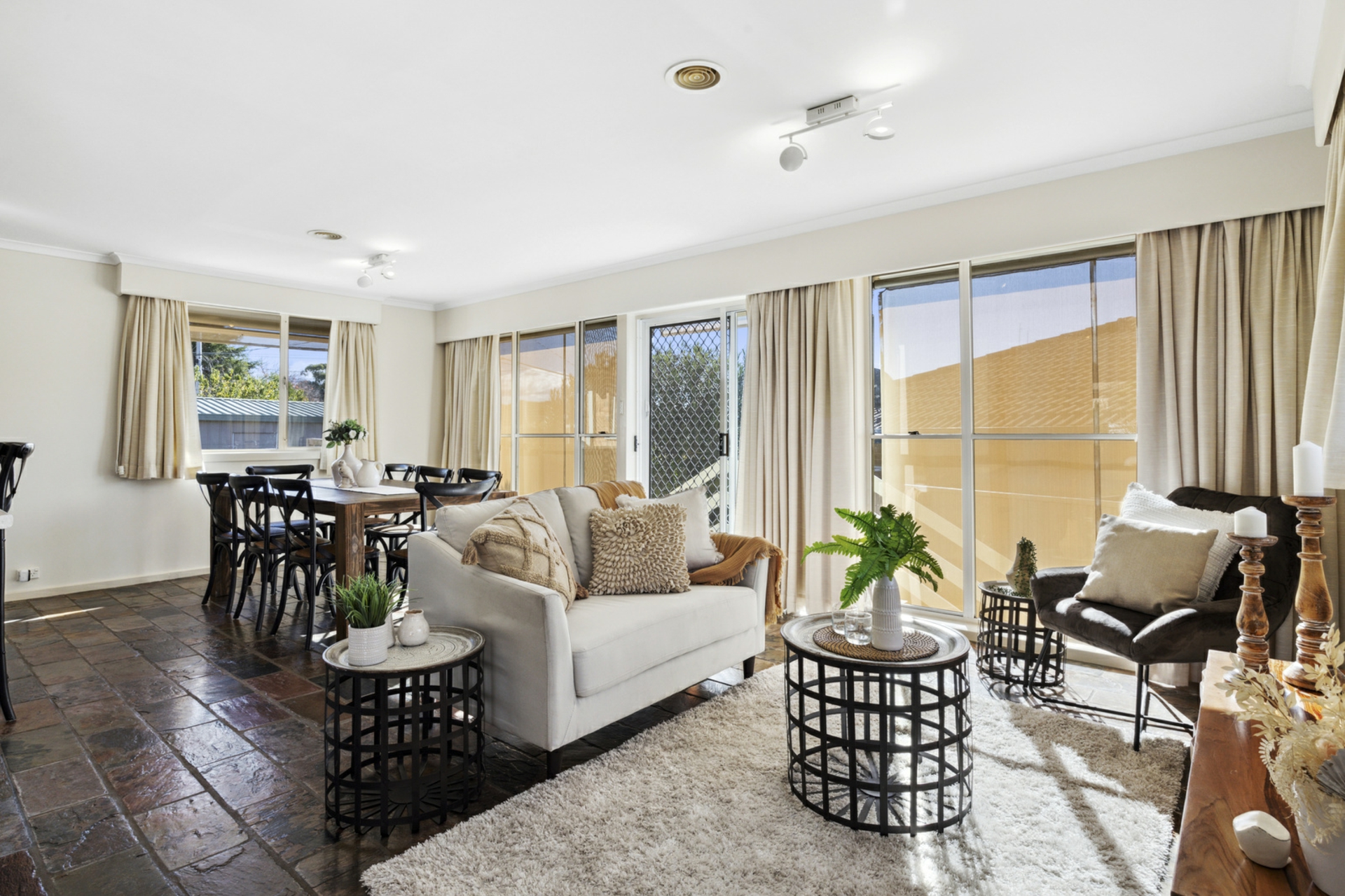 34 Calder Crescent, HOLDER