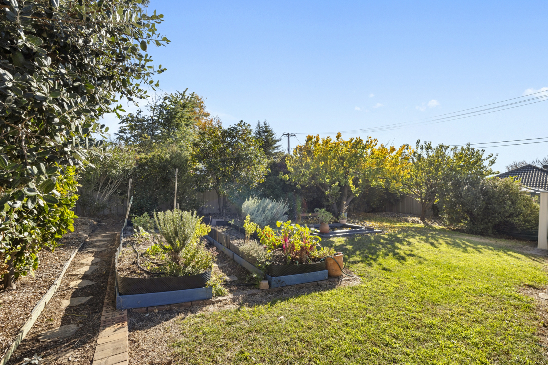 34 Calder Crescent, HOLDER