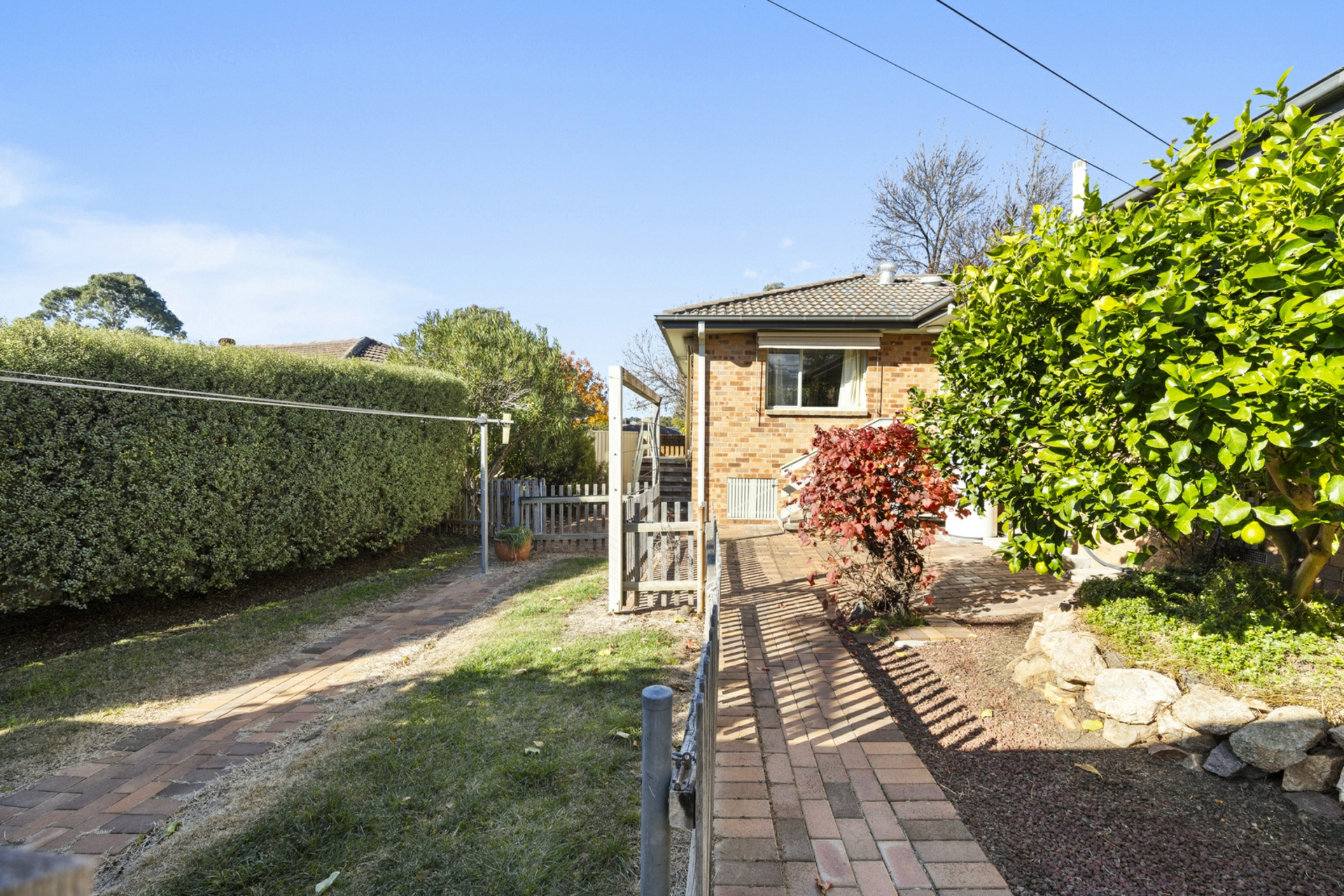 34 Calder Crescent, HOLDER