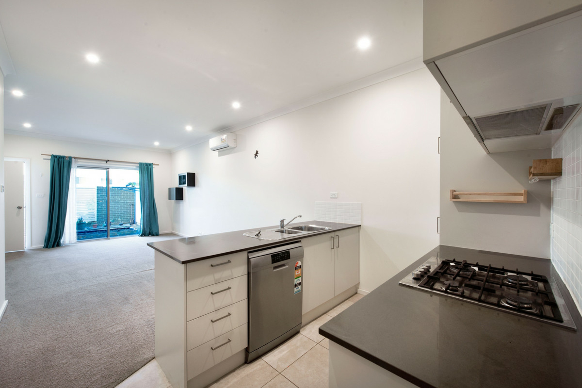 7/33 Arthur Blakeley Way, COOMBS