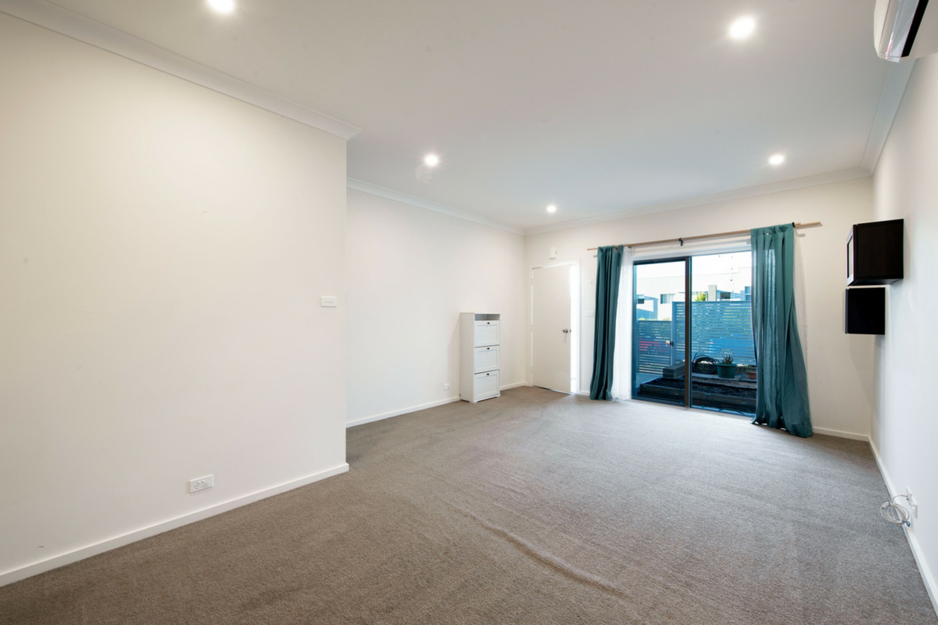 7/33 Arthur Blakeley Way, COOMBS