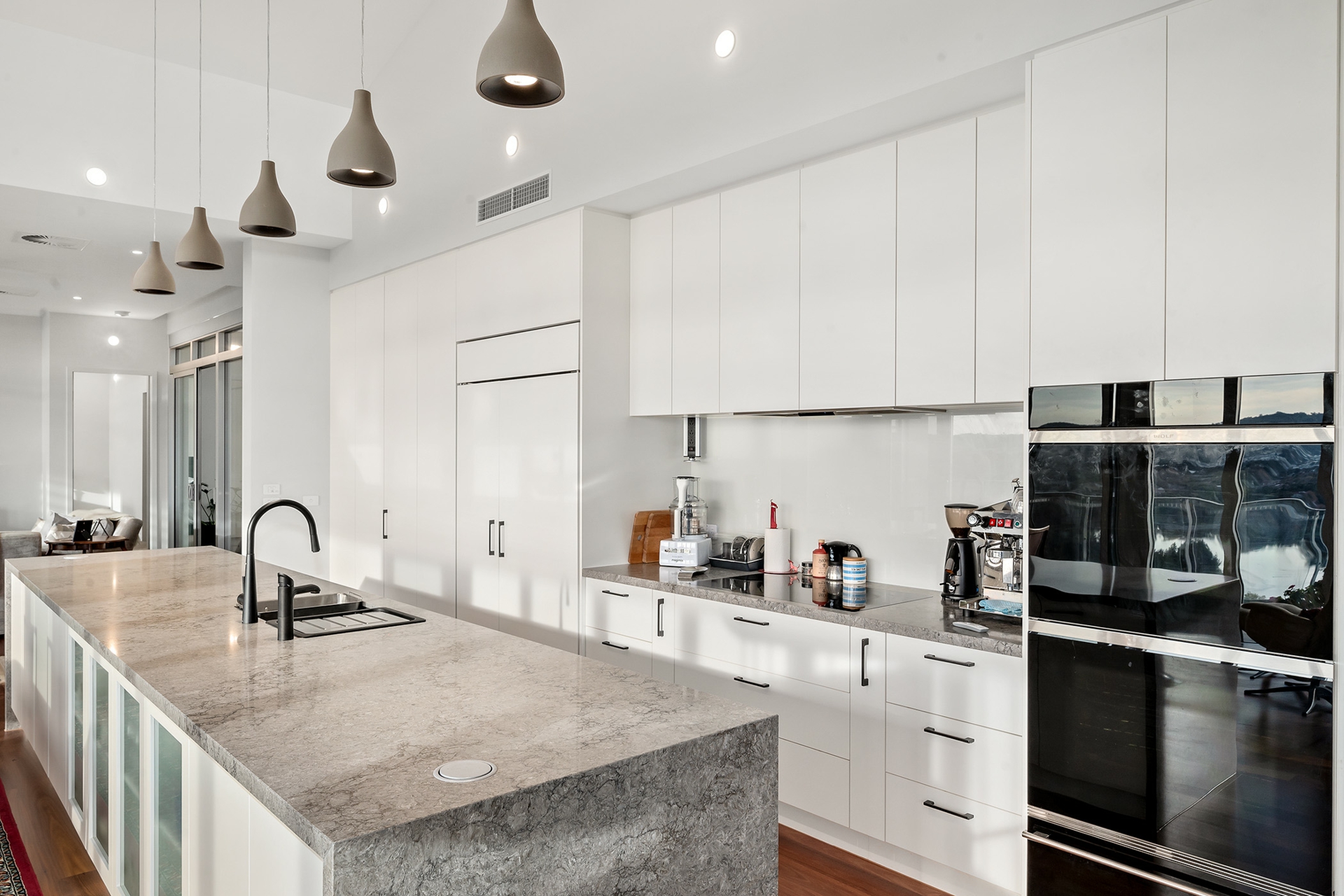 1305 'Lumi'/102 Swain Street — photo 8 of 24