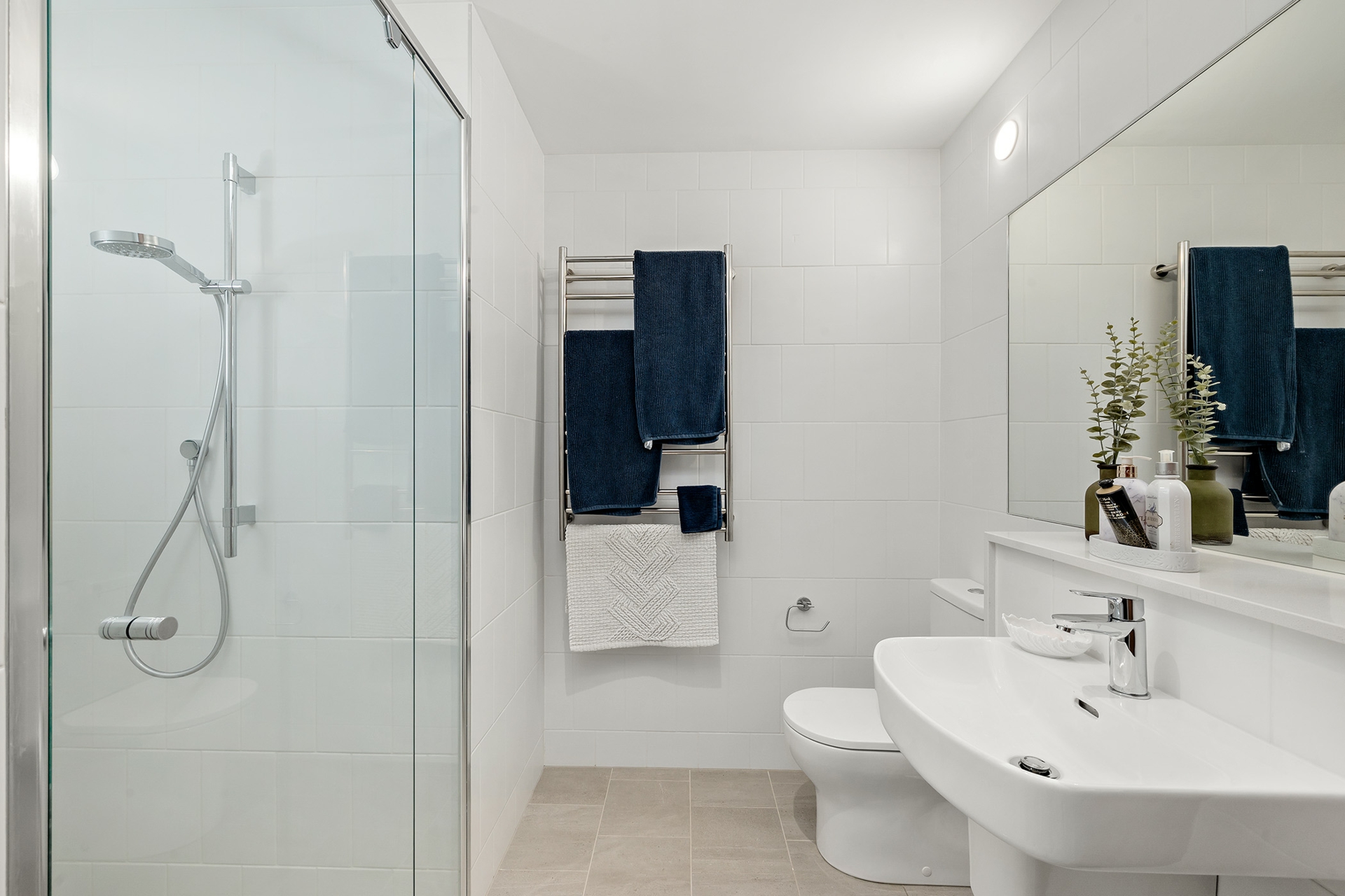 1305 'Lumi'/102 Swain Street — photo 21 of 24